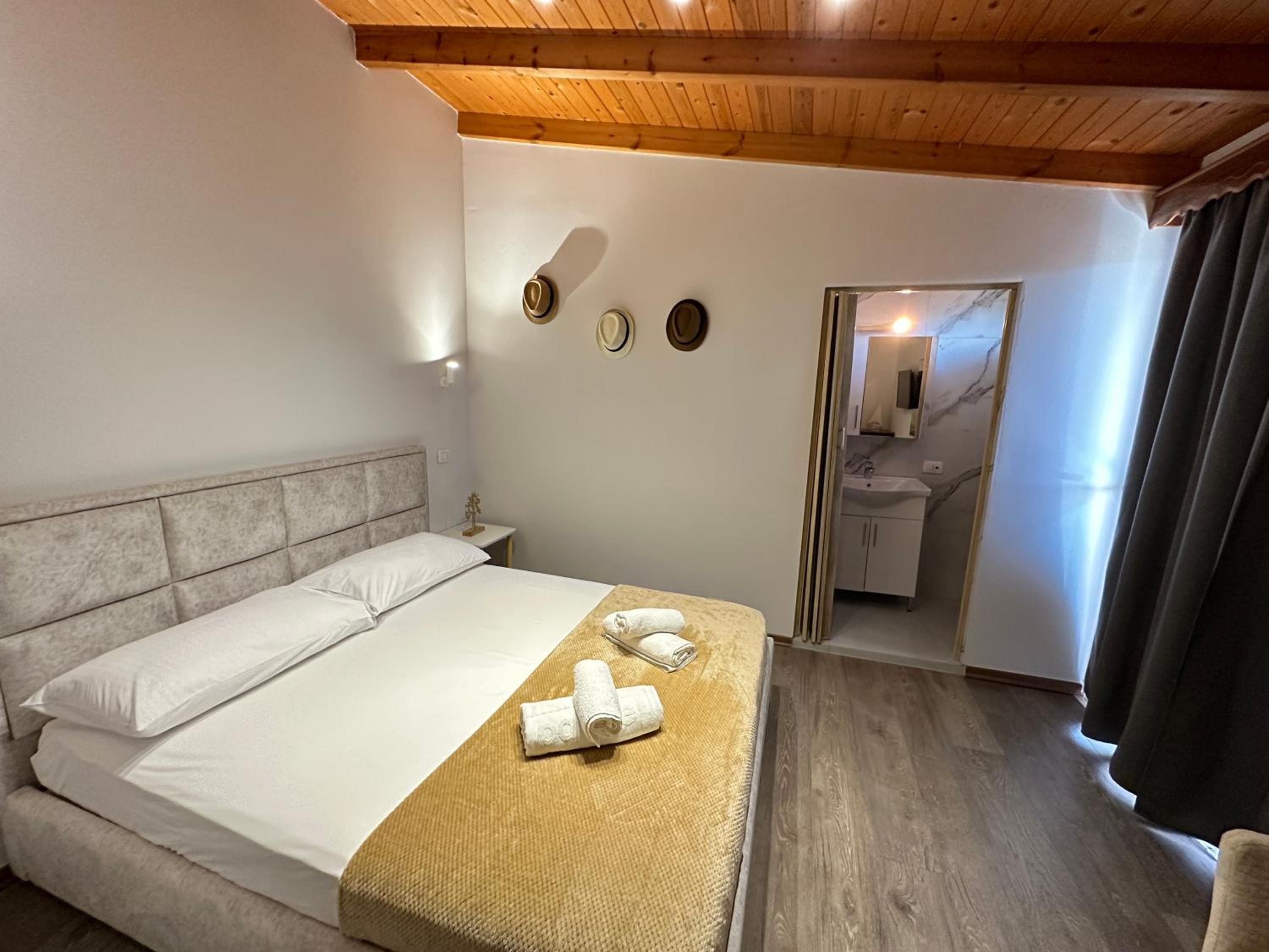 Anel Suites