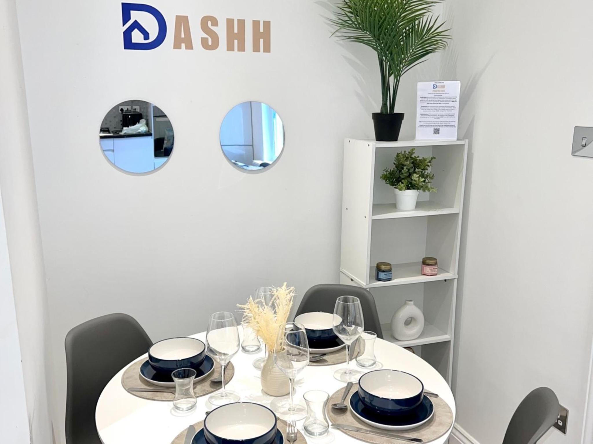 Two Bedroom Apartment By Dashh Properties Short Lets & Serviced Accommodation In Shepherds Bush With Free Wifi