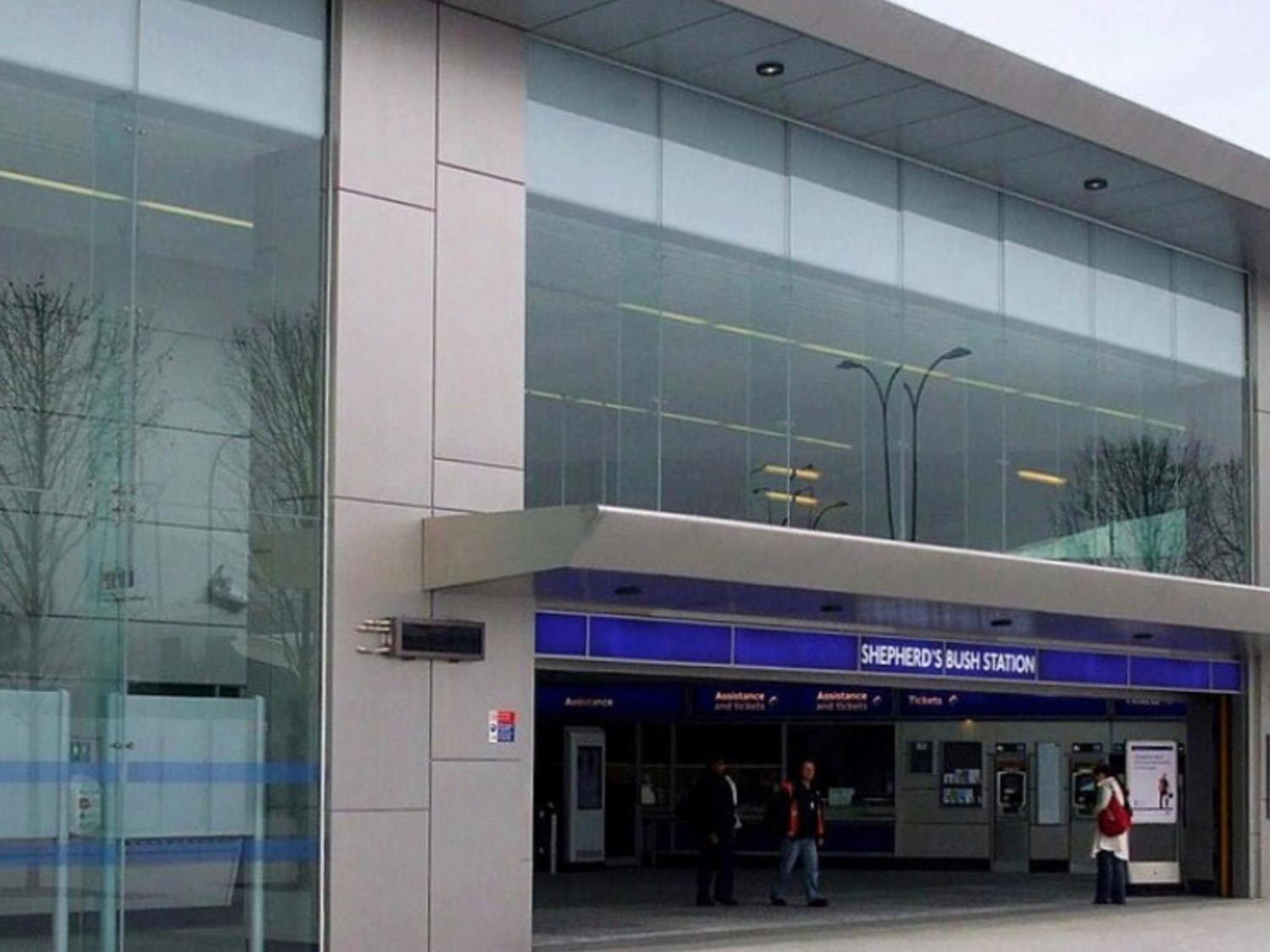 Two Bedroom Apartment By Dashh Properties Short Lets & Serviced Accommodation In Shepherds Bush With Free Wifi