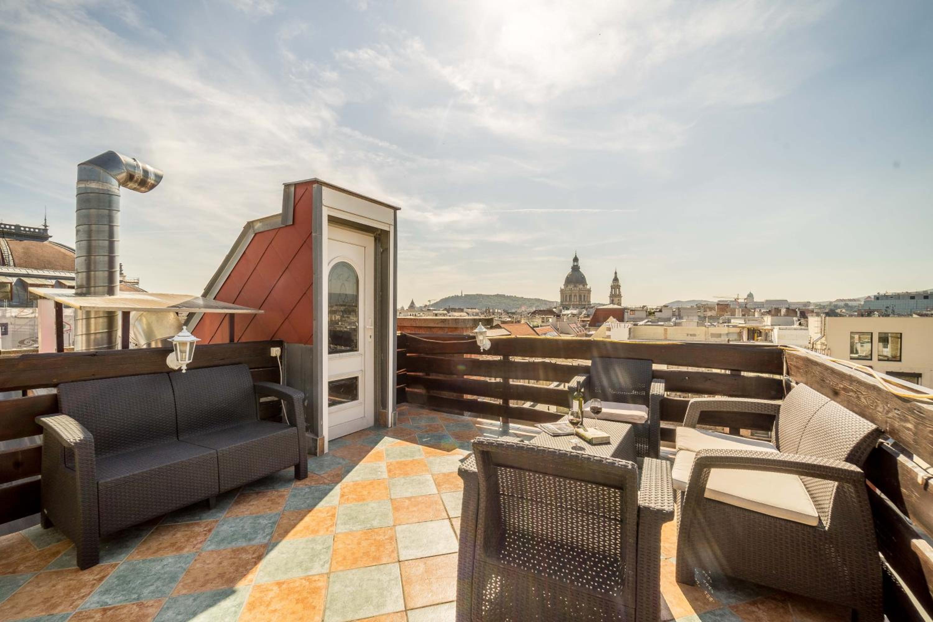 Opera Panoramic Penthouse Suite