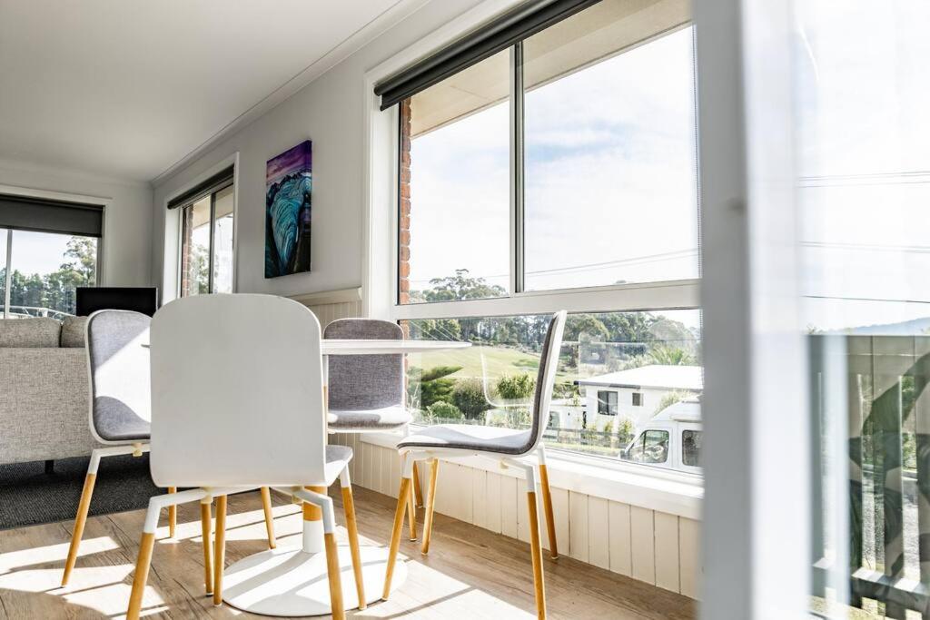 Suncatcher St Helens - Views - Sleeps 4