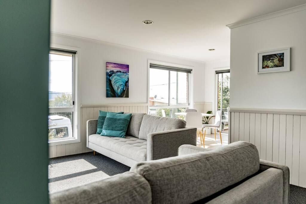 Suncatcher St Helens - Views - Sleeps 4