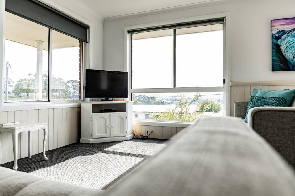 Suncatcher St Helens - Views - Sleeps 4