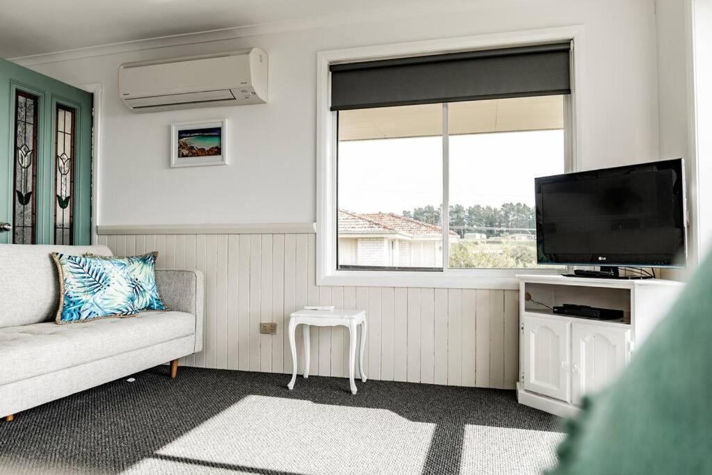 Suncatcher St Helens - Views - Sleeps 4