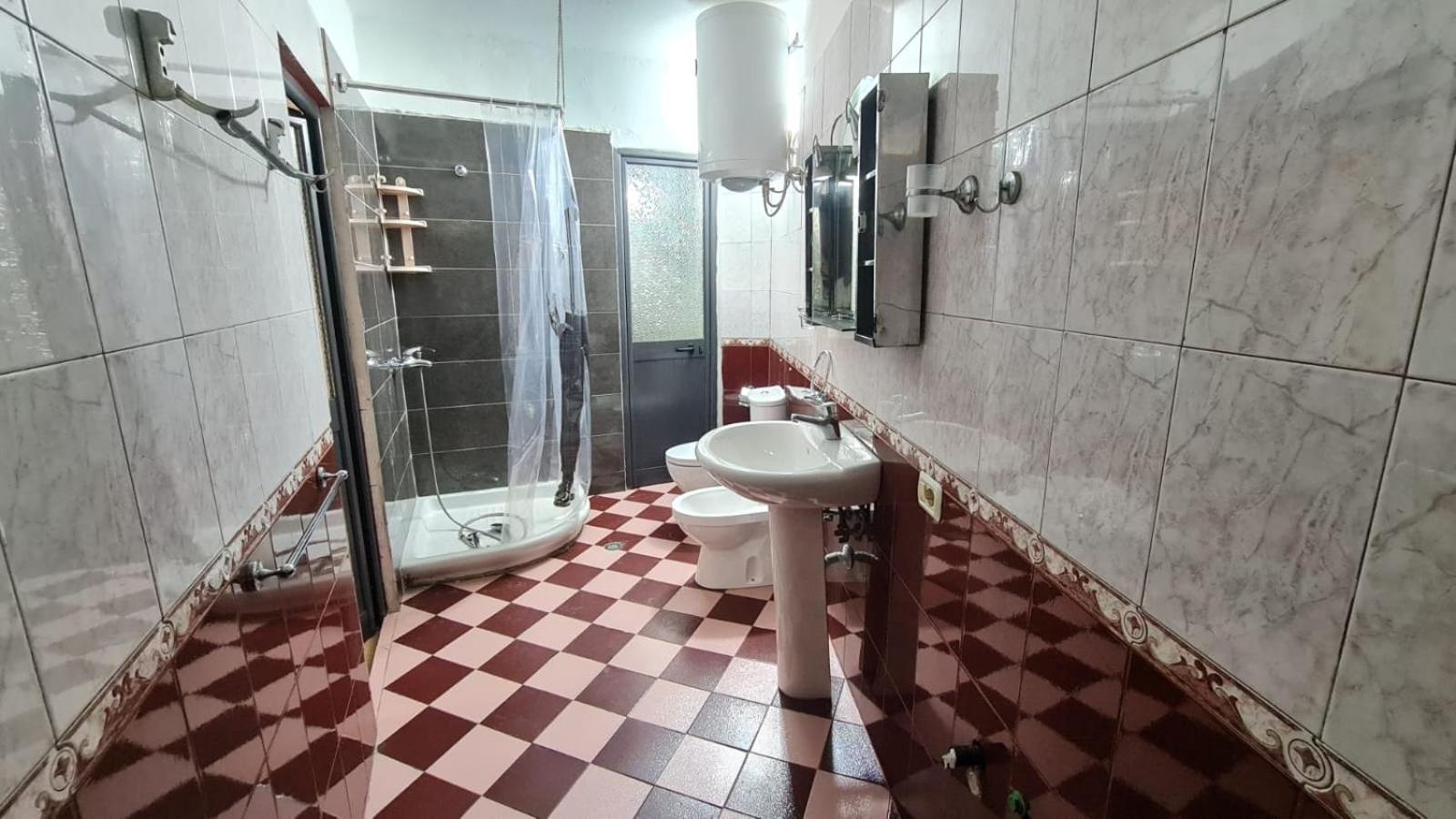 Calmly, spacious apartment next to USA embassy