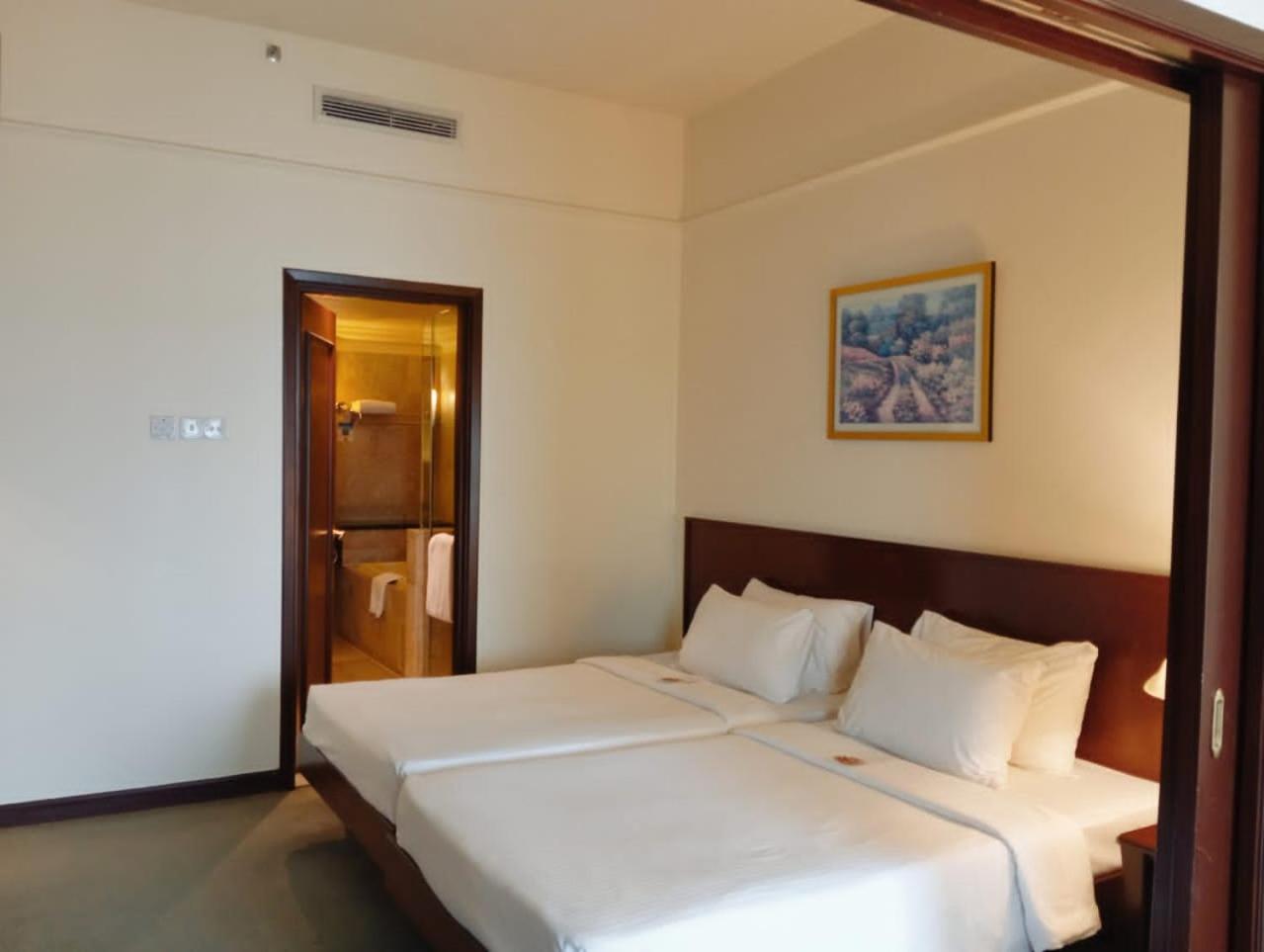 Marvelous Service Apartment Times Square kl