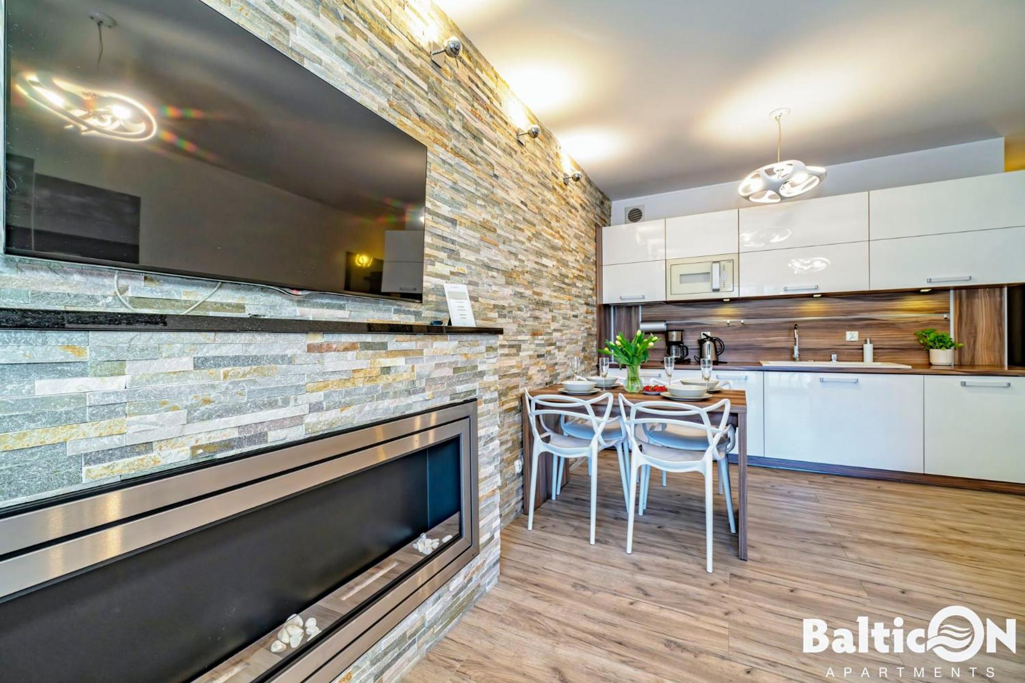 Apartamenty BalticON Polanki - Sauna, Fitness inclusive - Basen latem, Pool im Sommer