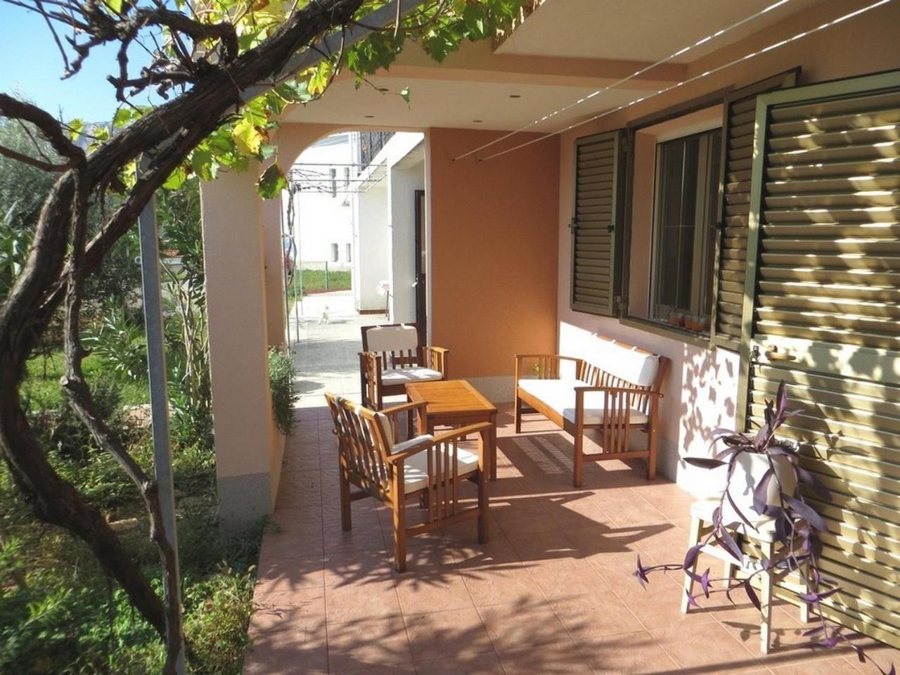 Apartment and rooms Kristina view 5