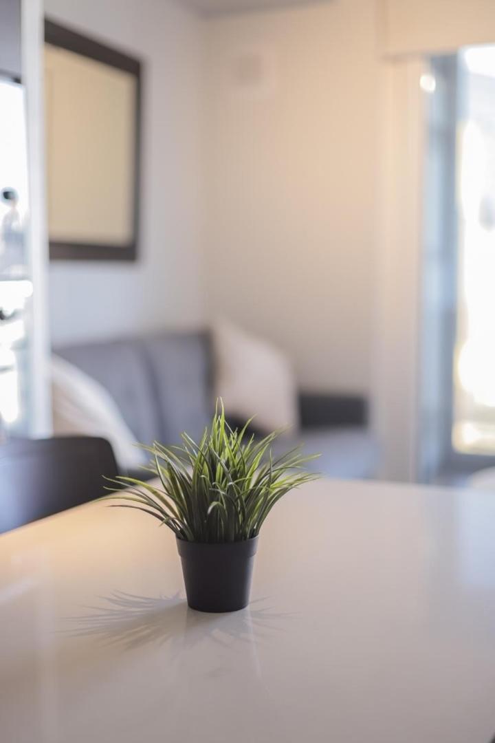 Cozy apartment steps away from Costanera Center