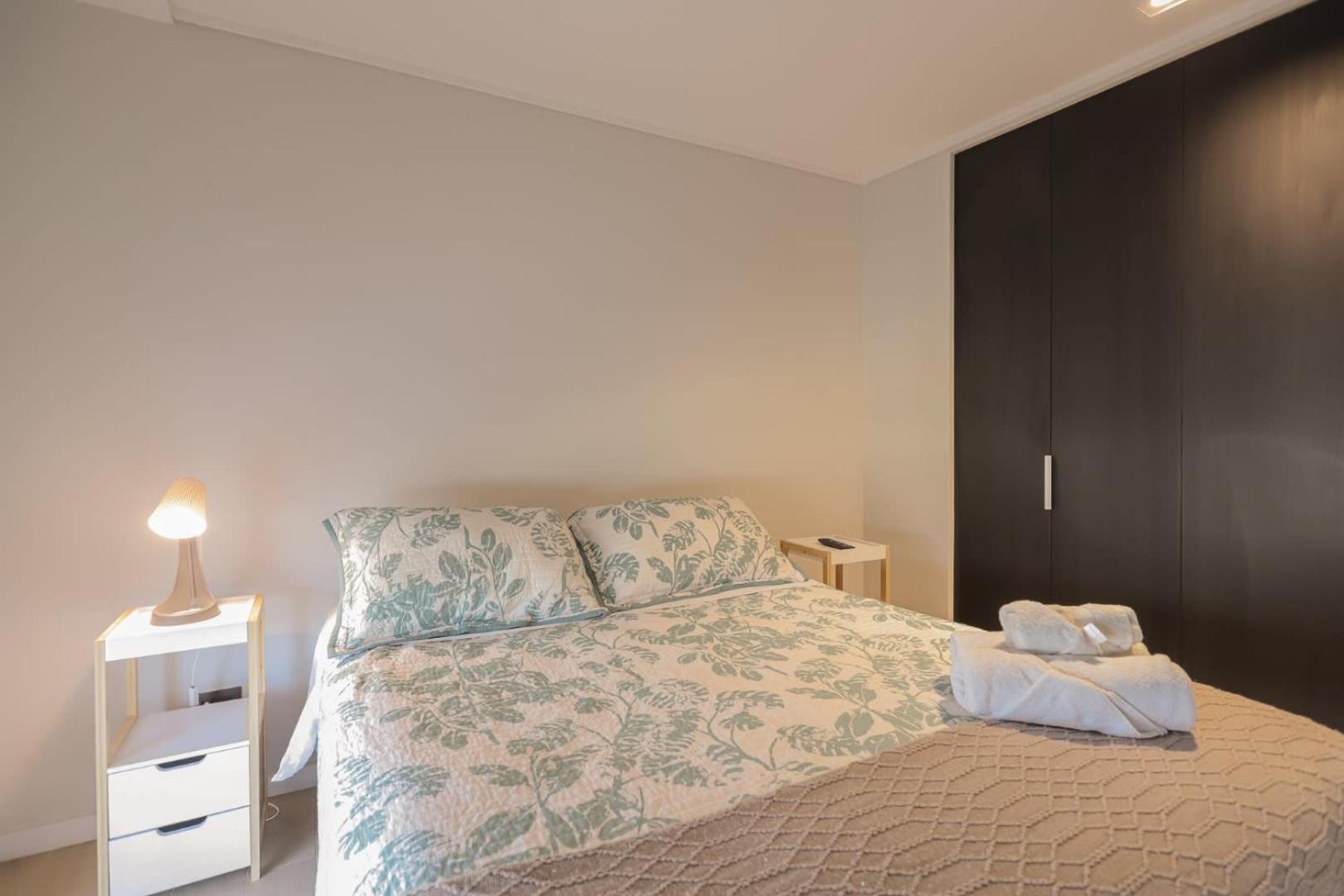 Cozy apartment steps away from Costanera Center