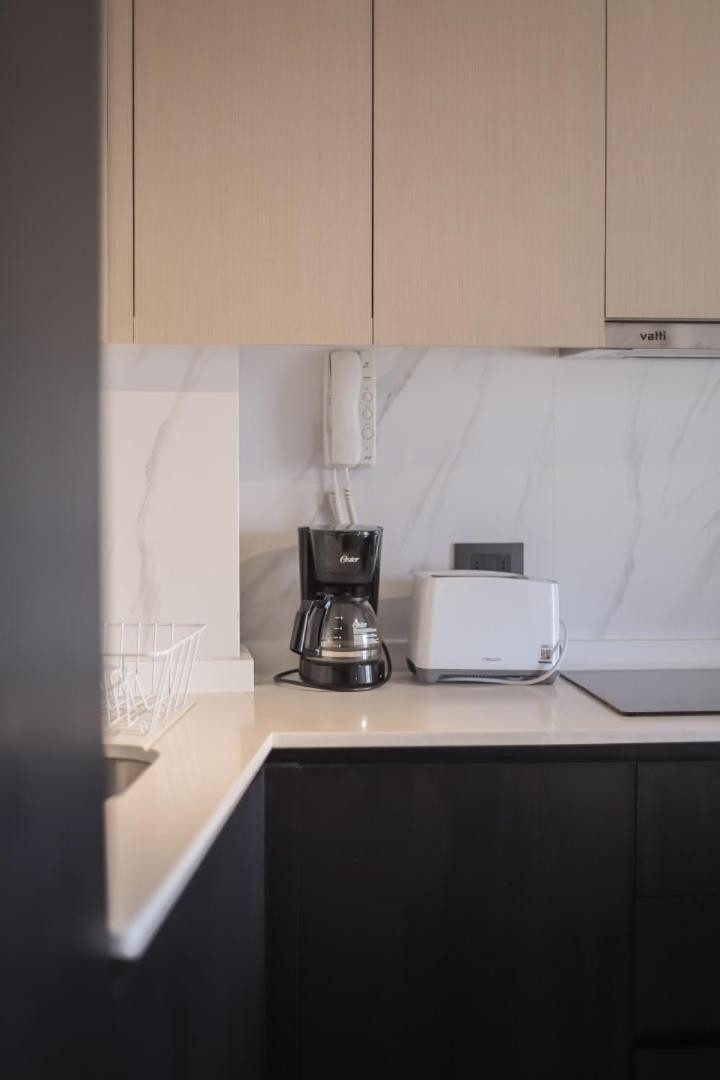 Cozy apartment steps away from Costanera Center