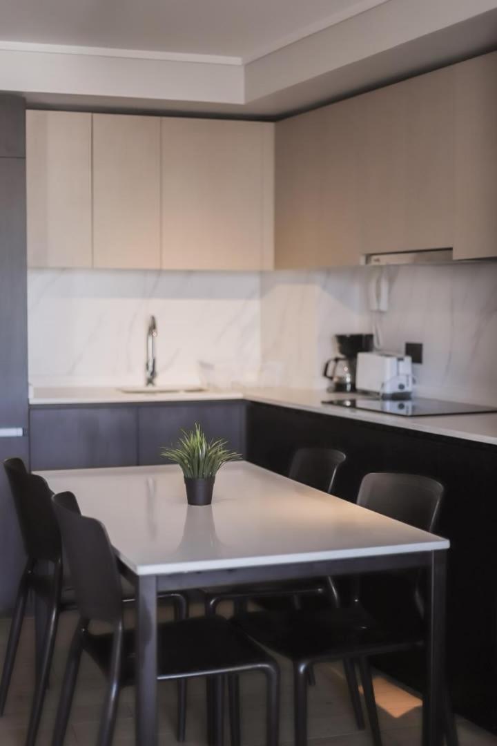 Cozy apartment steps away from Costanera Center