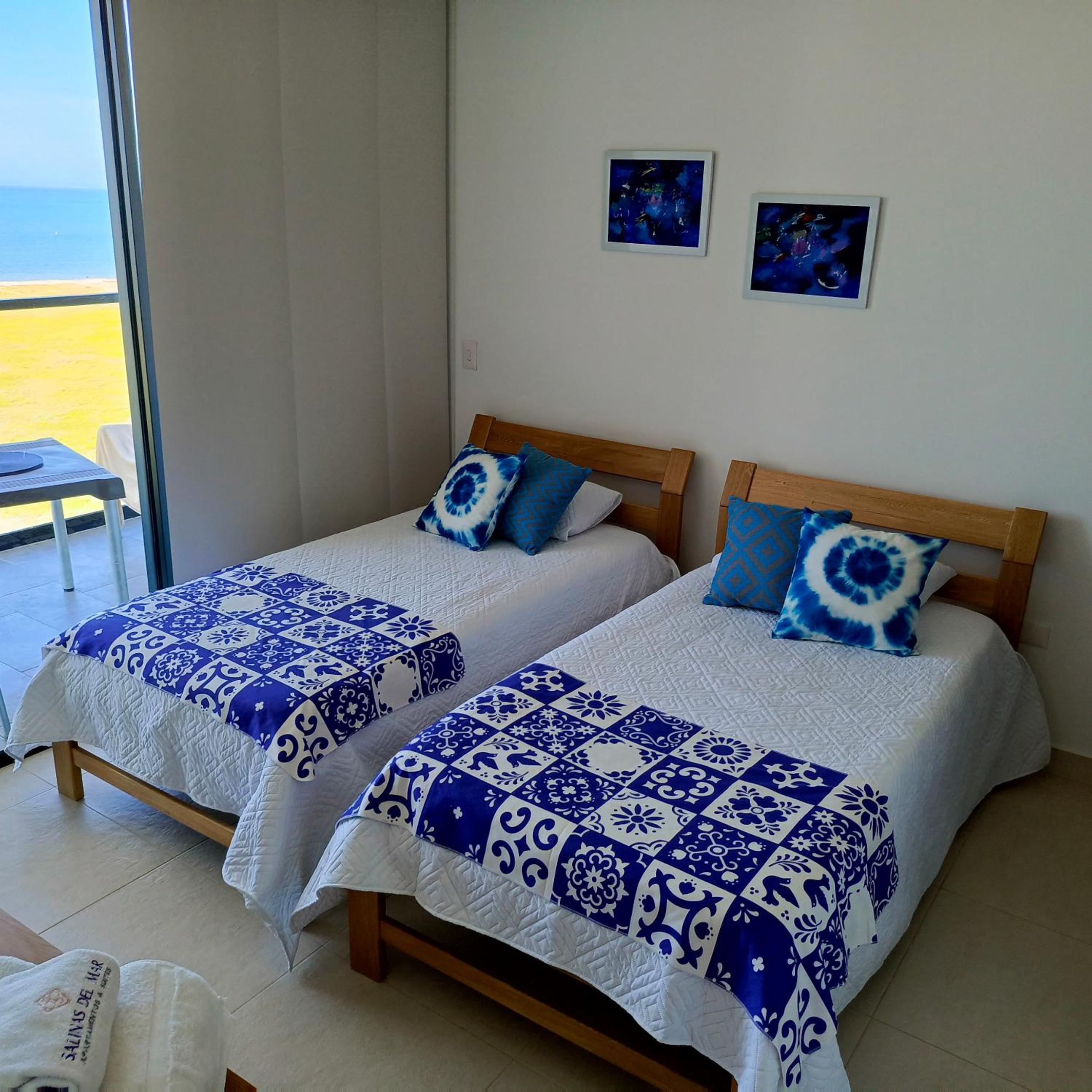Apt with sunset & beach views