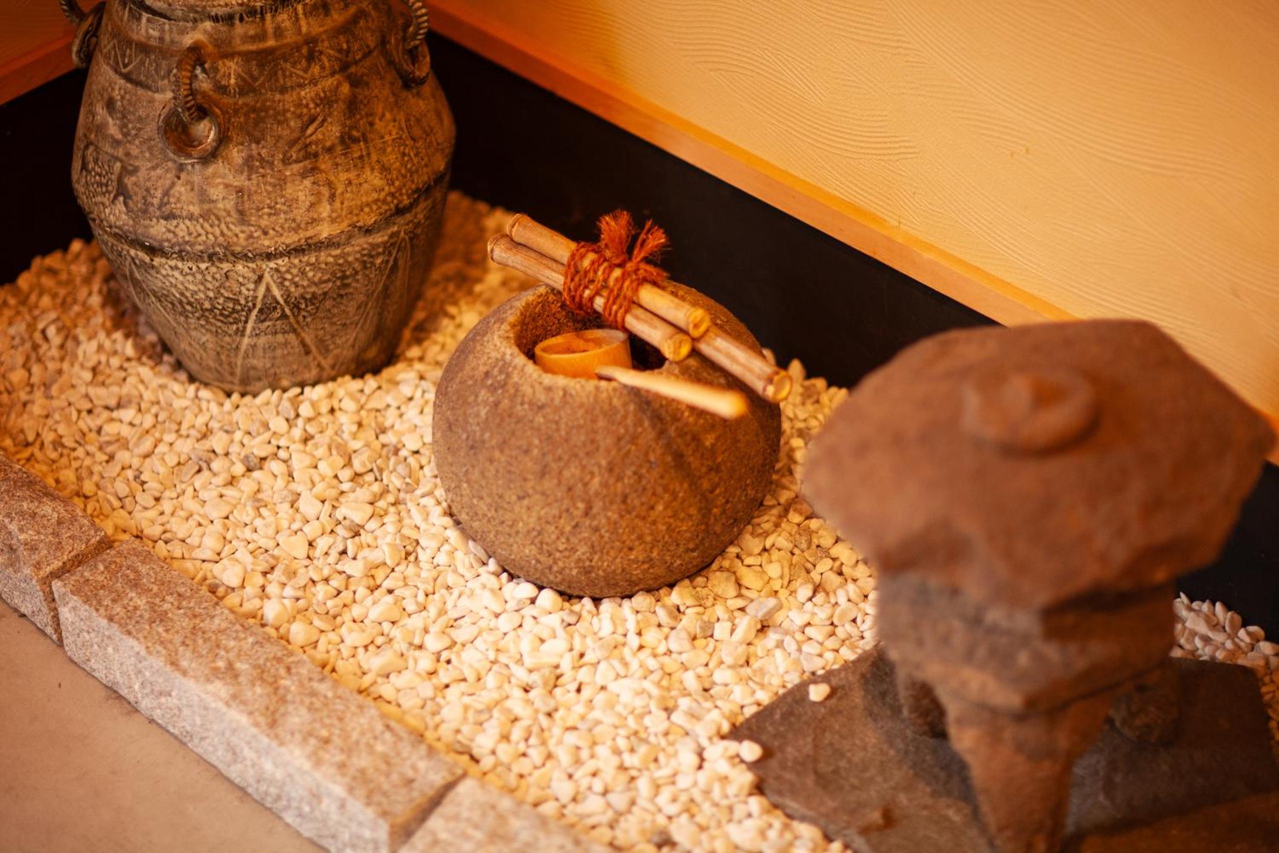 Samurai Suite 2 , 15mins from Kyoto Eki , 5 mins to Arashiyama view 3