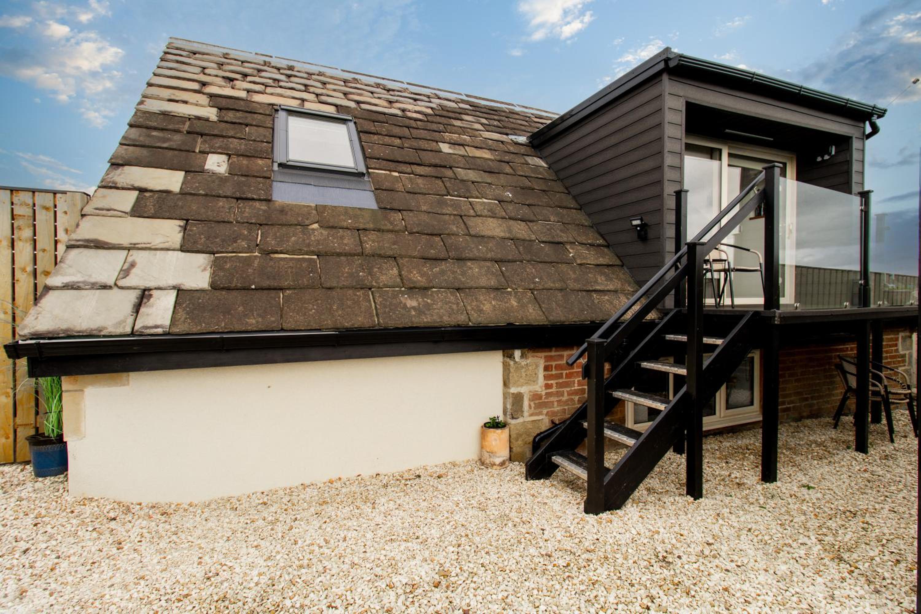 Picturesque cottage with views