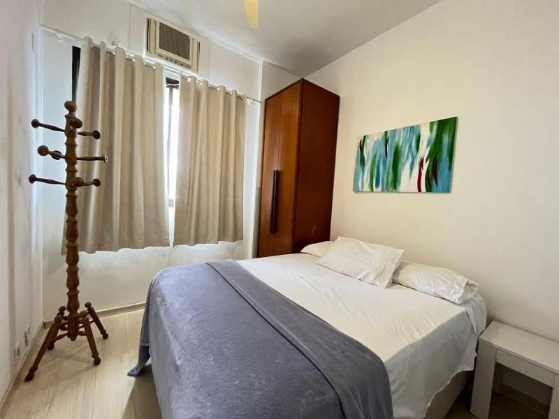 MS145. Excelente apartamento em andar alto no Arpoador!