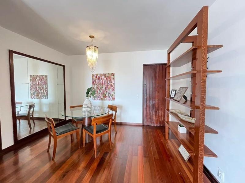 MS145. Excelente apartamento em andar alto no Arpoador!