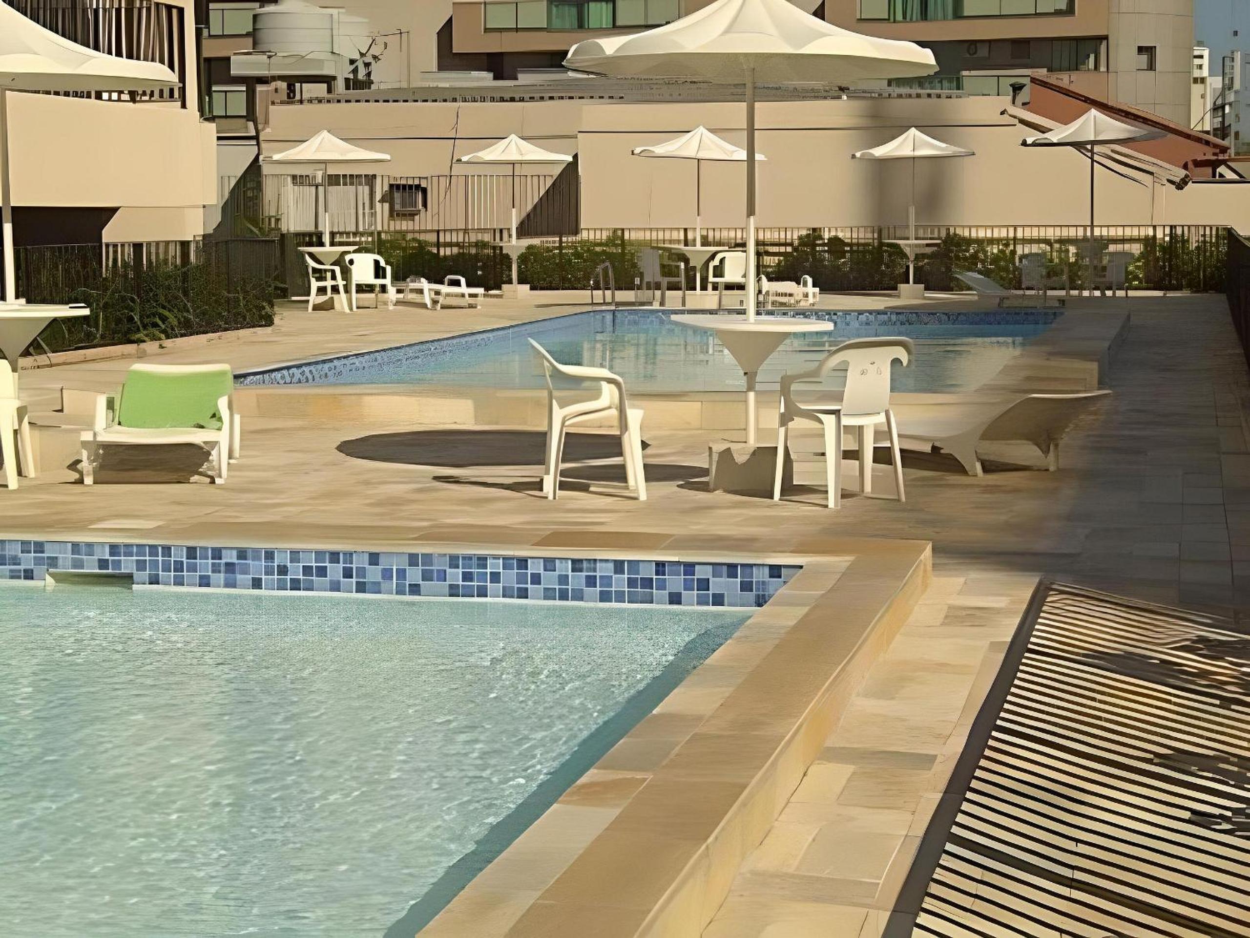 MS145. Excelente apartamento em andar alto no Arpoador!