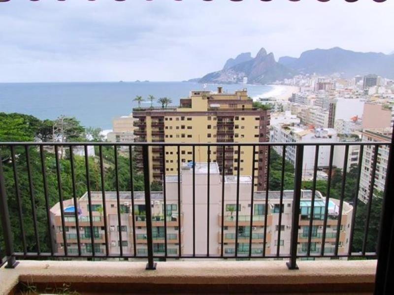 MS145. Excelente apartamento em andar alto no Arpoador!