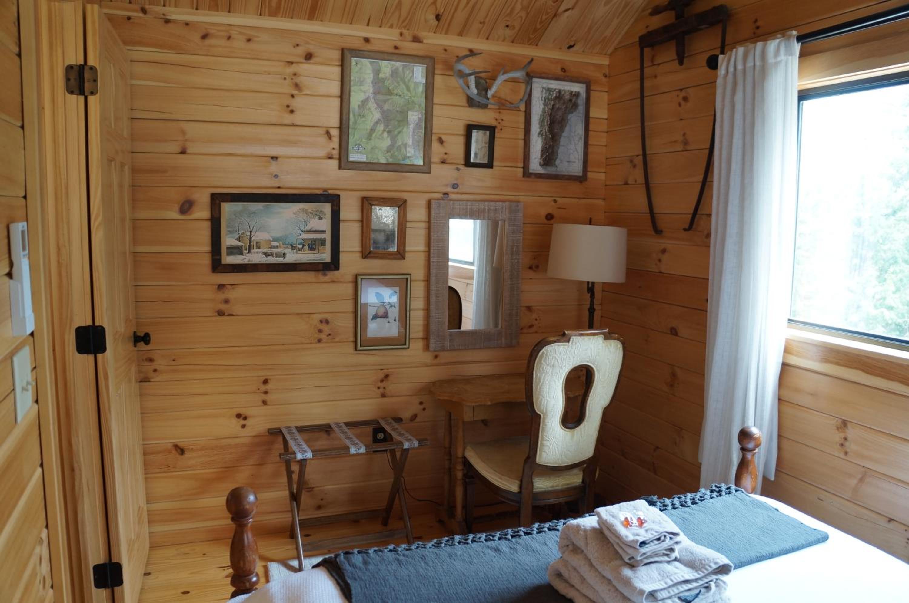 Moonlight Woods - Gardener's Log Cabin - Property Image 24