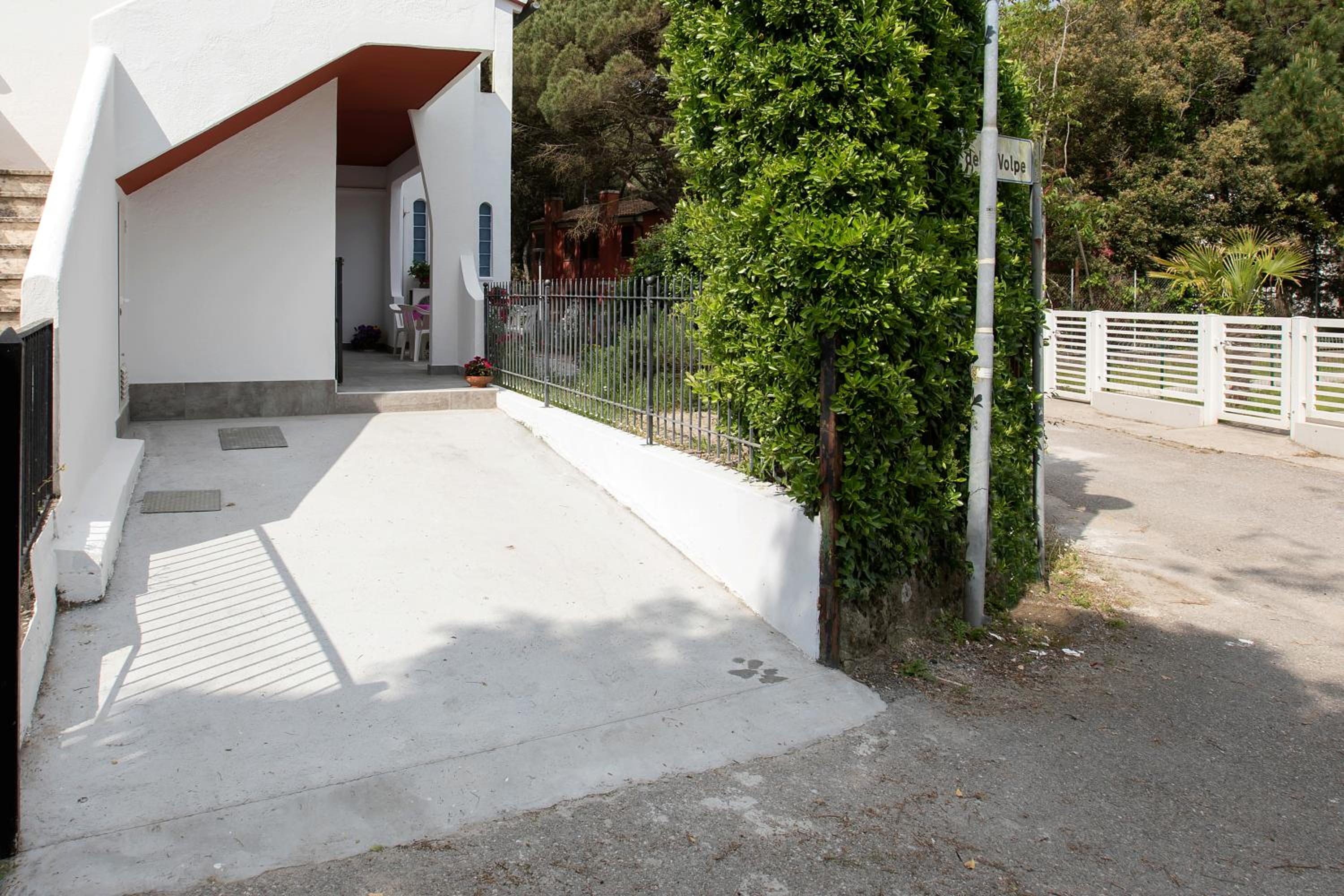 Villa Iota