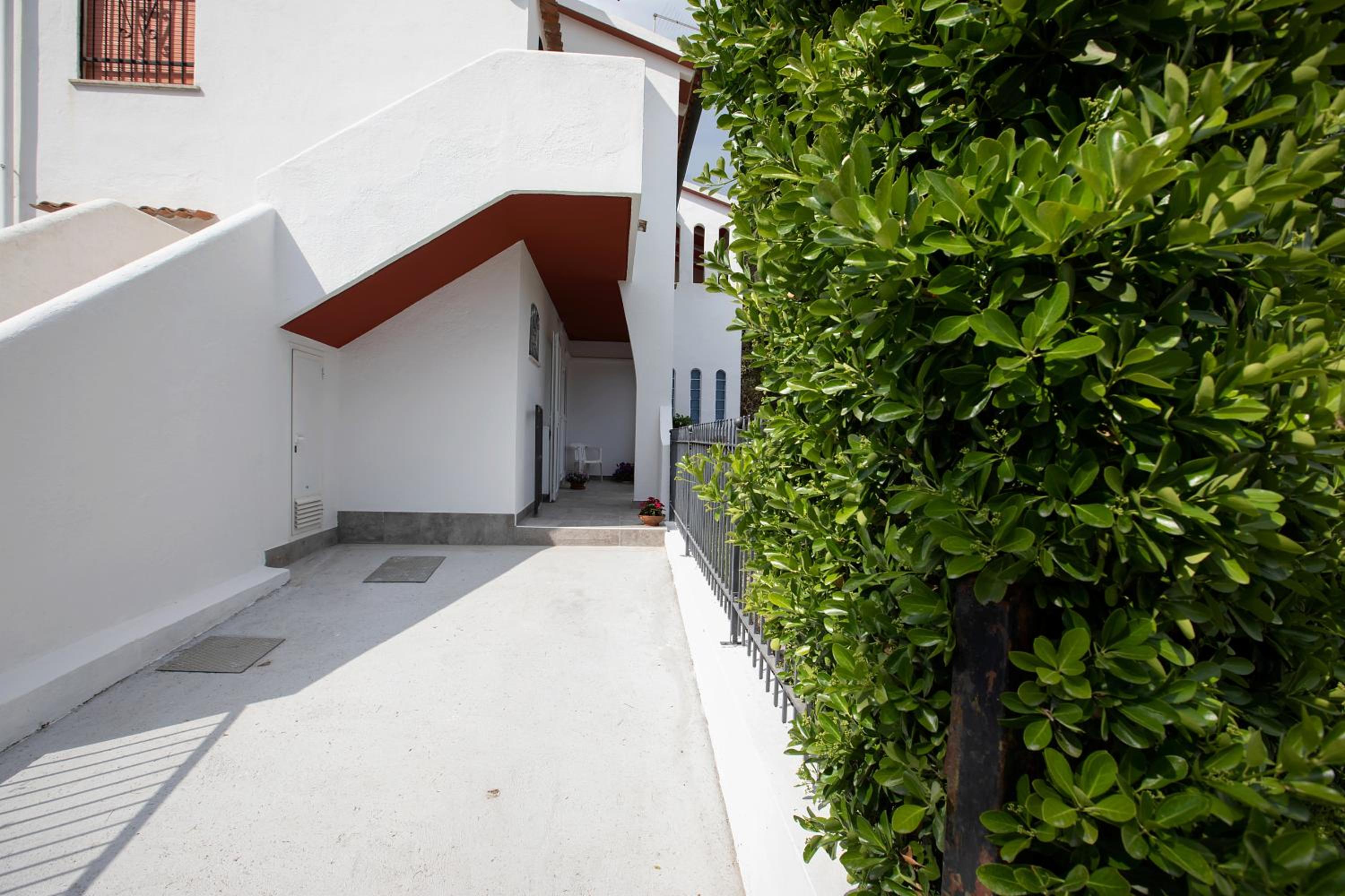 Villa Iota