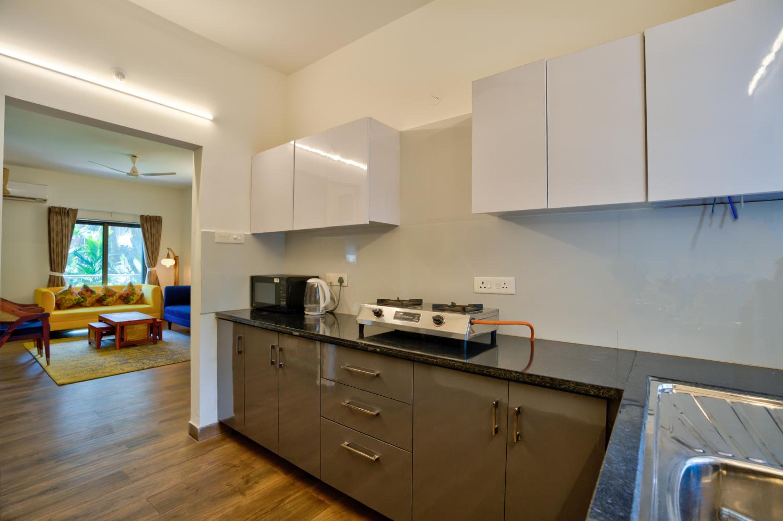 Lavish 2BHK Apartment with Swimming Pool in Candolim