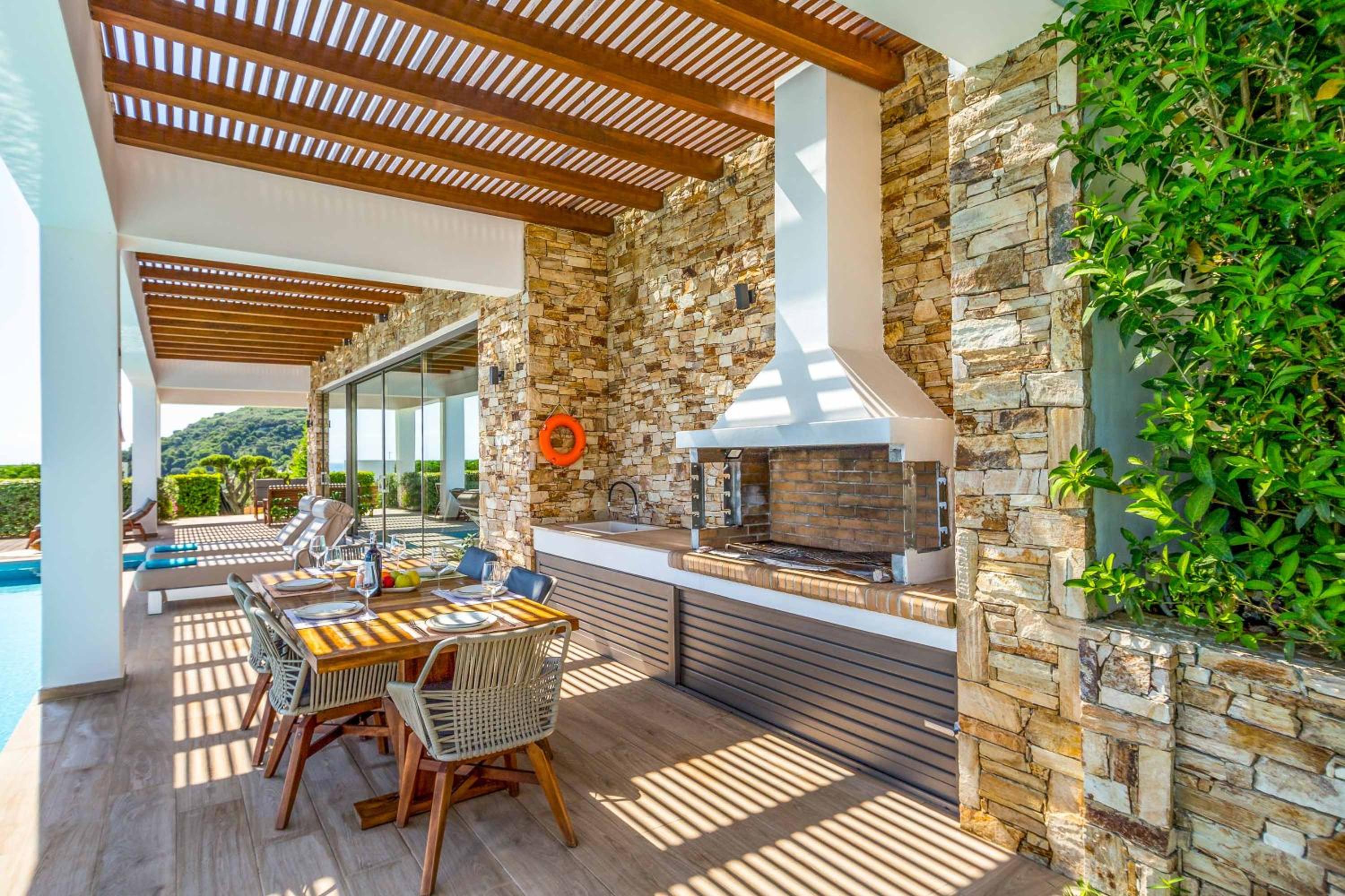 Alkyonides Wing photo 3