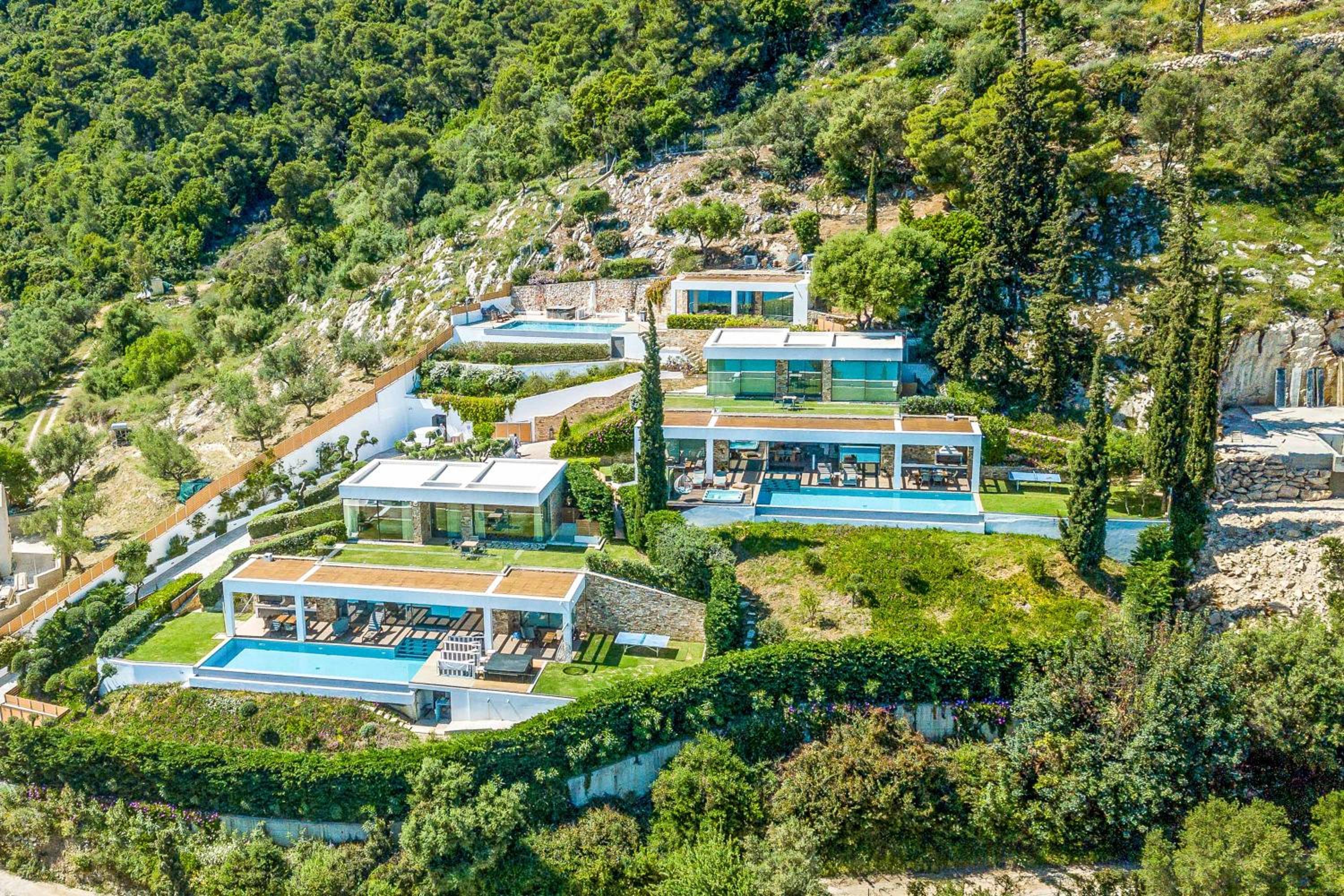 Alkyonides Wing photo 4