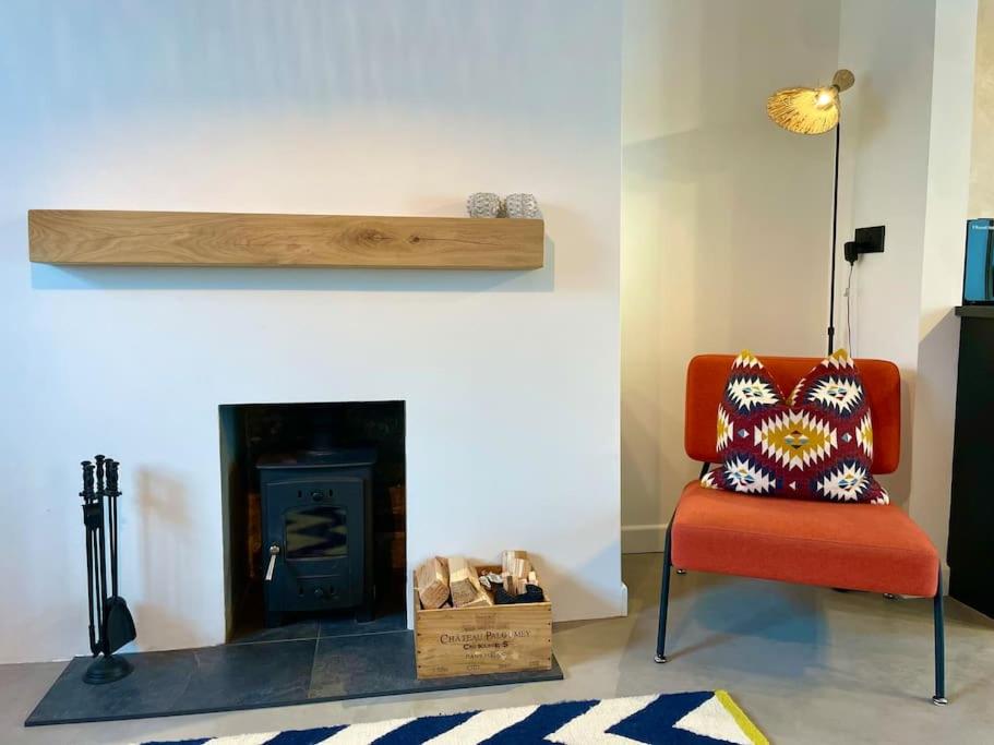 Palms 1 Log Burner Private Courtyard Parking Central Newquay view 3