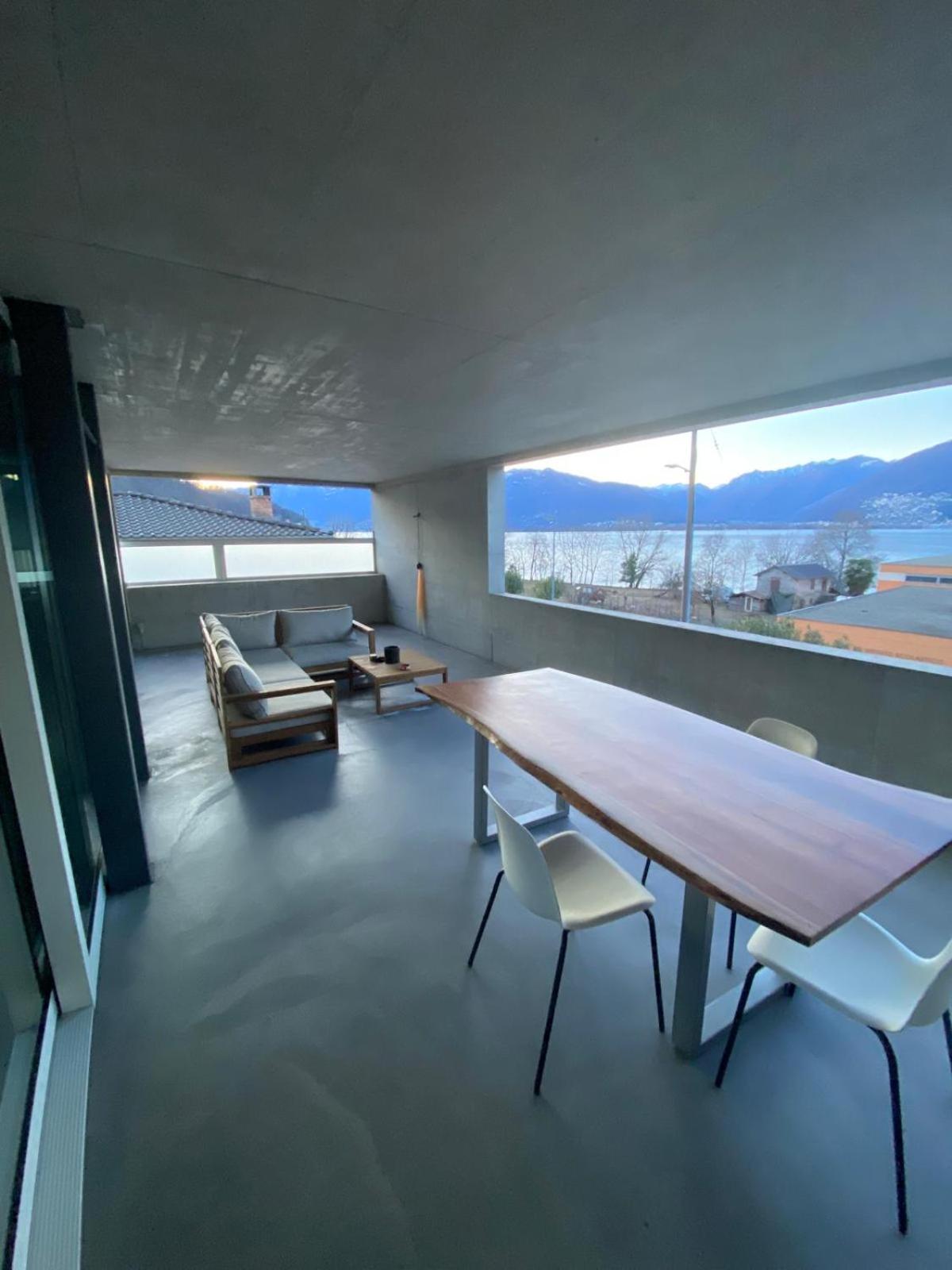 Appartamento con terrazza spaziosa vista lago Relax & Comfort