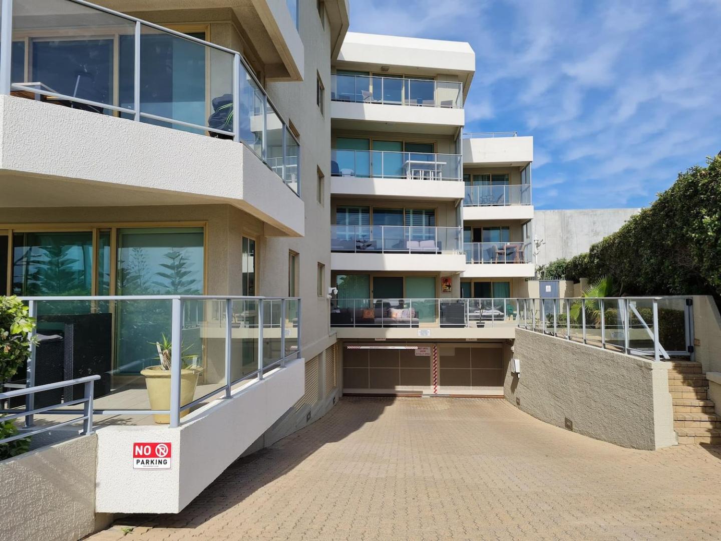 Clifton On Scarborough - Absolute Beachfront