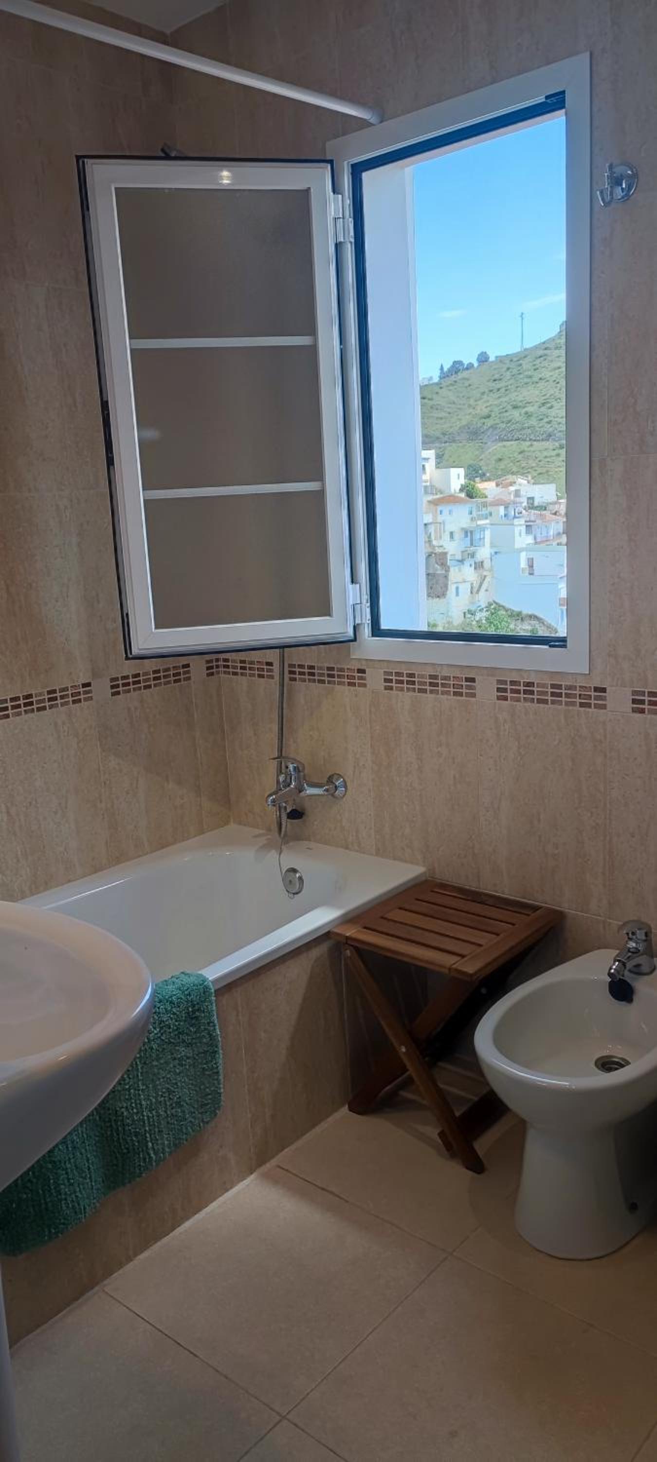 Casa Lidia, bonito y cómodo ático con rooftop privado, impresionantes vistas mar, montaña y jacuzzi