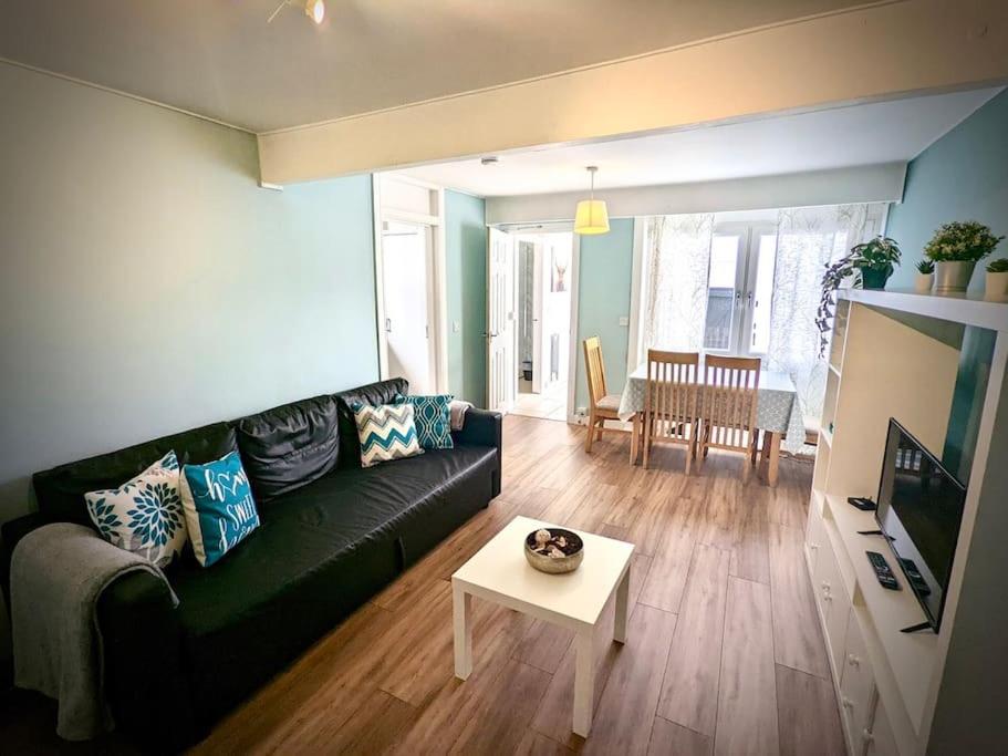 Cosy 2-bedroom house in Leith view 3