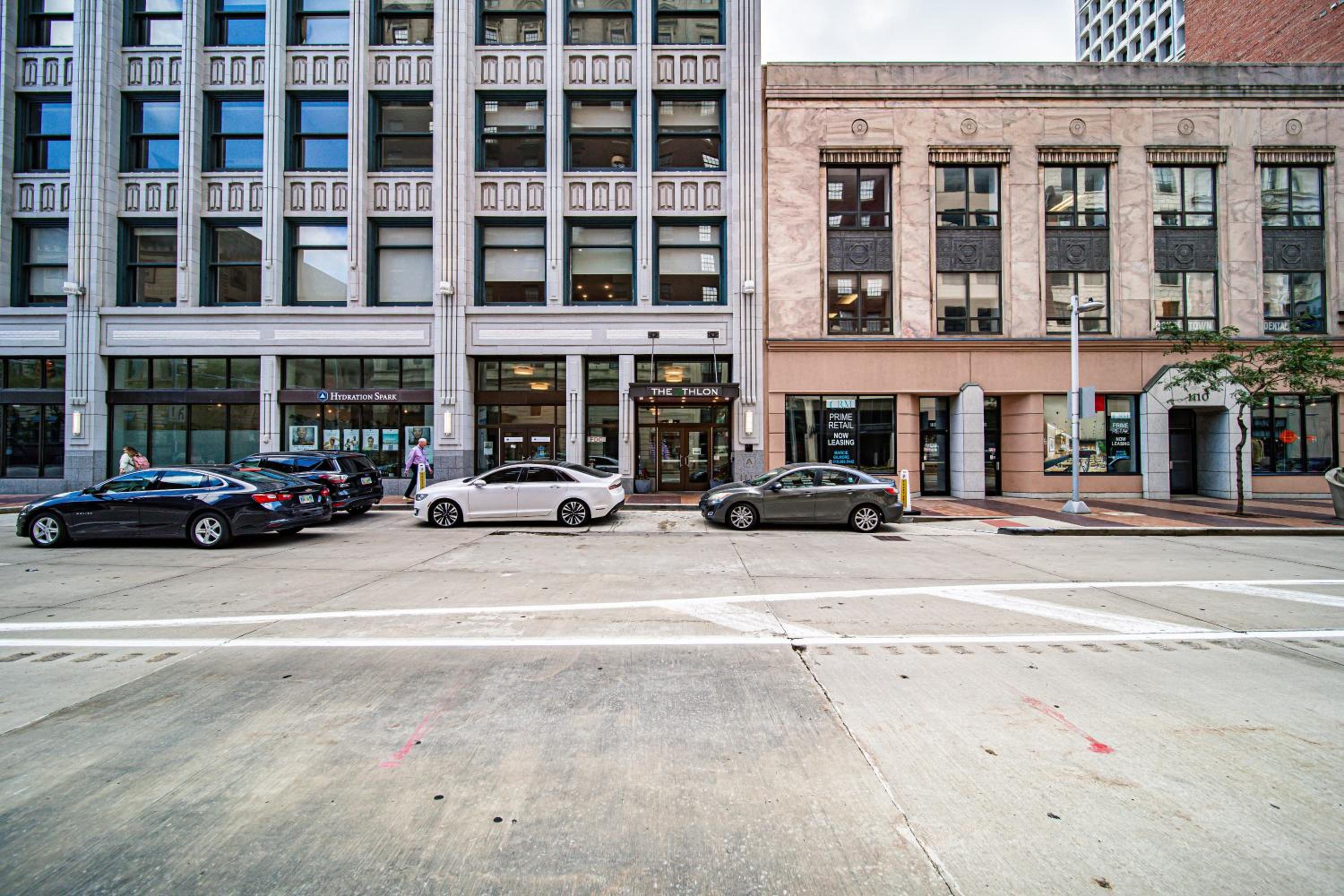 FREE Pool and Steam in Downtown Cleveland with Great Amenities- 607 view 5