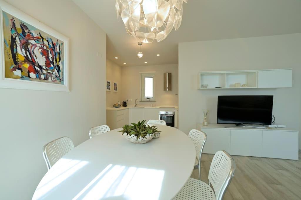 luxury apartament con garage vista mare alassio per 6 persone view 2