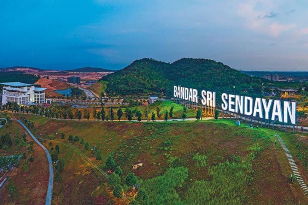 Homestay Medina Sendayan view 2