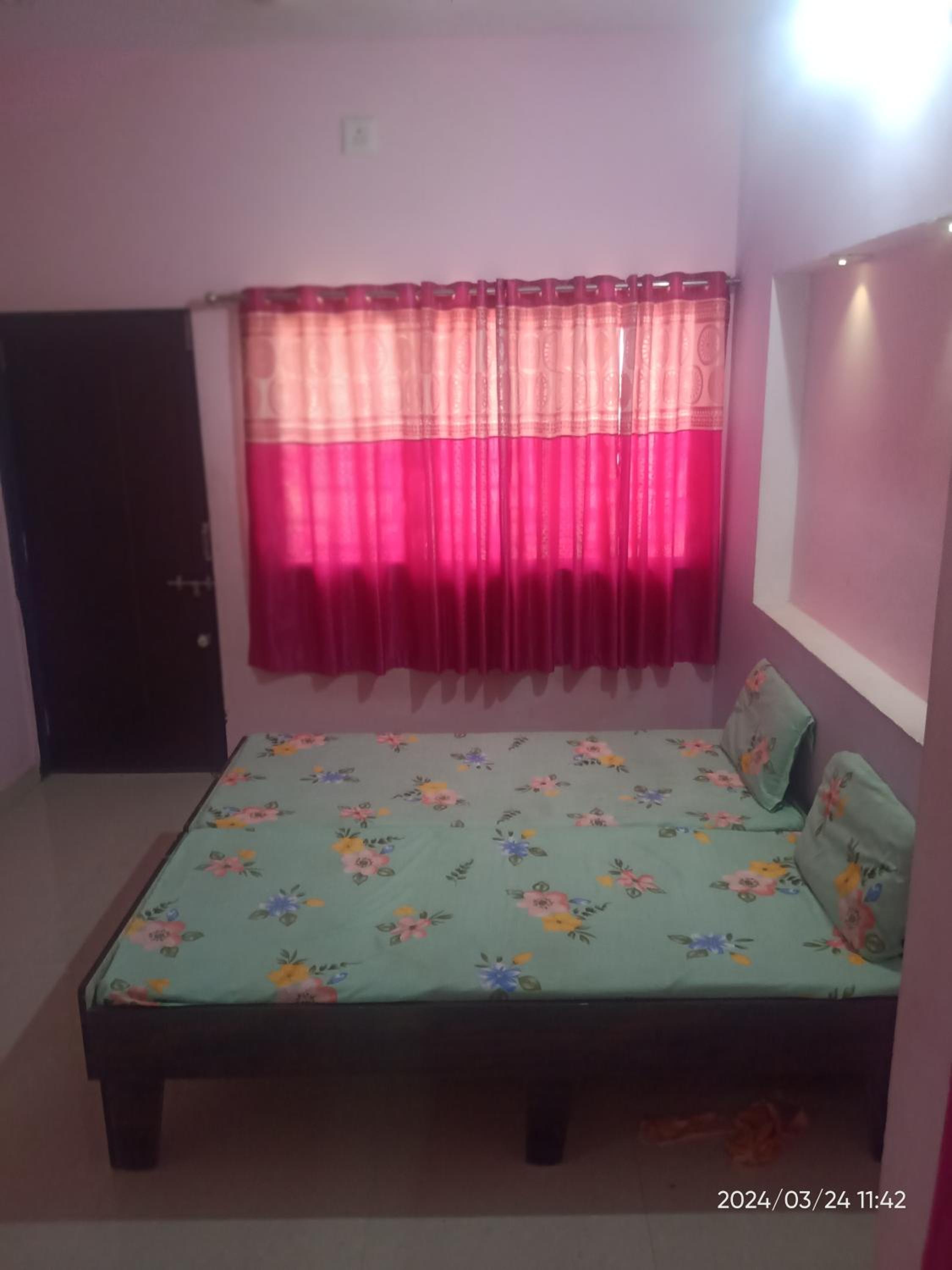 Dwarka Home Stay 2 Only family view 5
