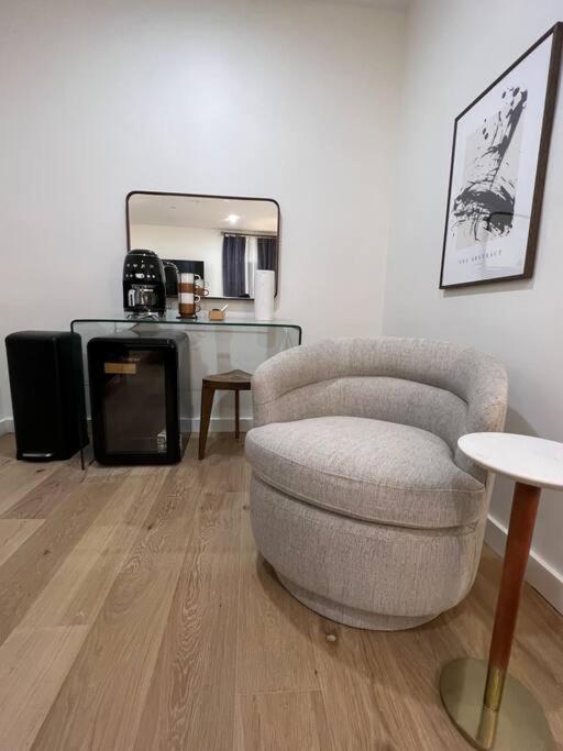 Stylish DTWN Hotel, Steps to Restaurants, King Bed, Room # 205 view 4