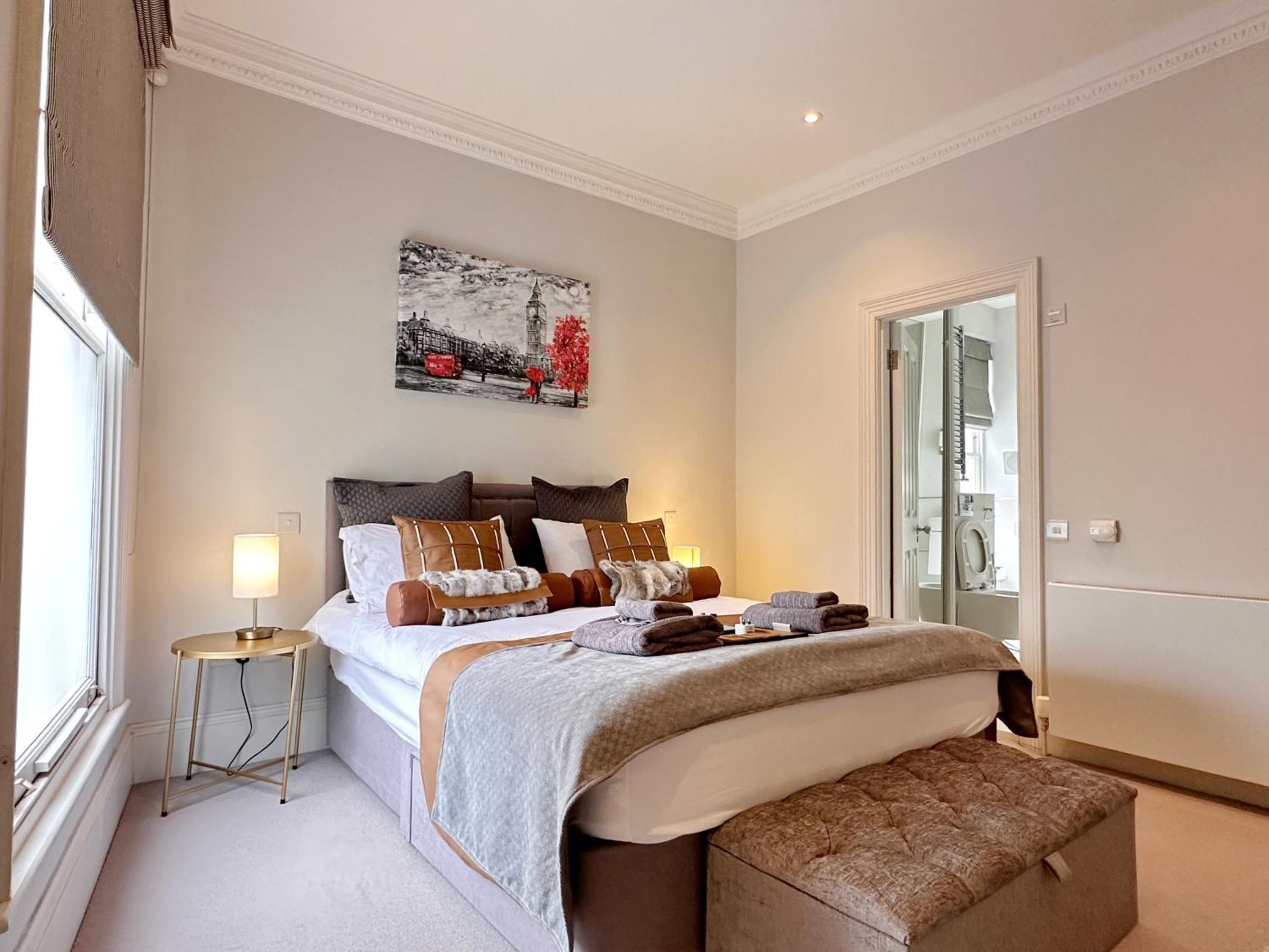 Spacious and cosy 3BRs 5F House in Heart of London