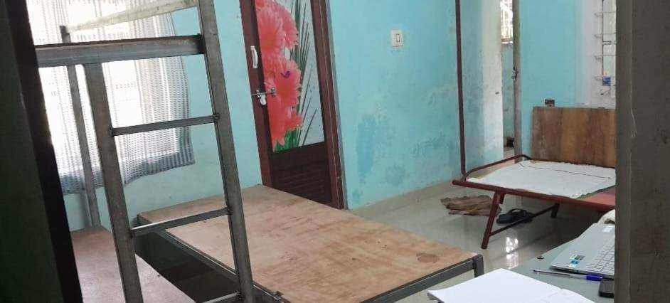 Keerthy's Ladies Dormitory for Daily and Monthly Rent in Thrissur Town