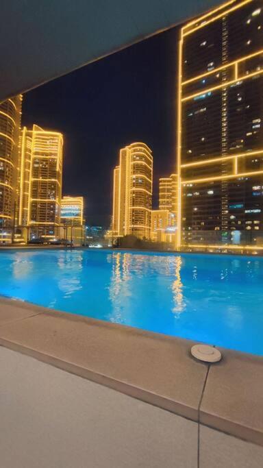 Aveline Suites Luna,1br, Rockwell side view 2