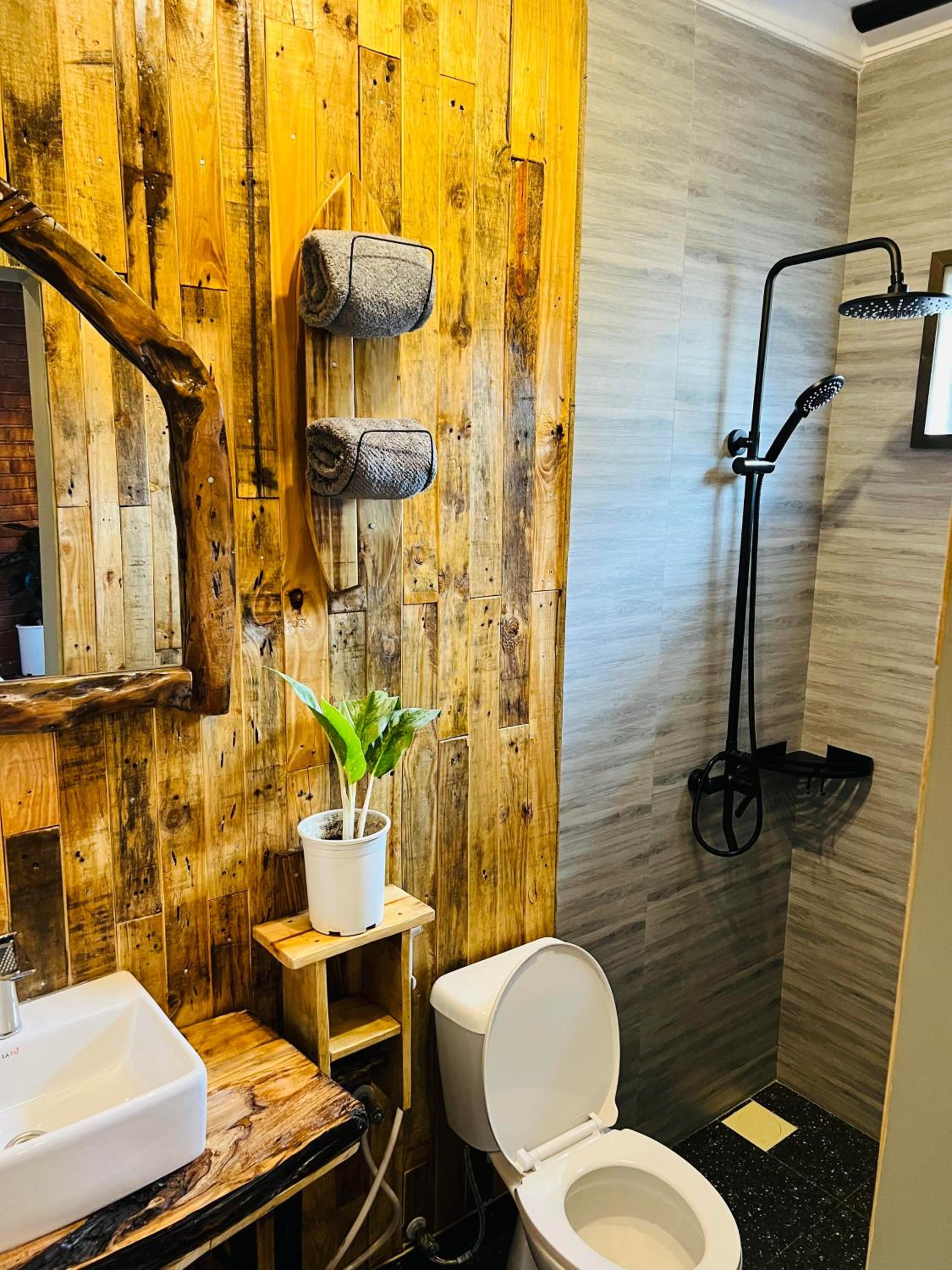 Photo 33