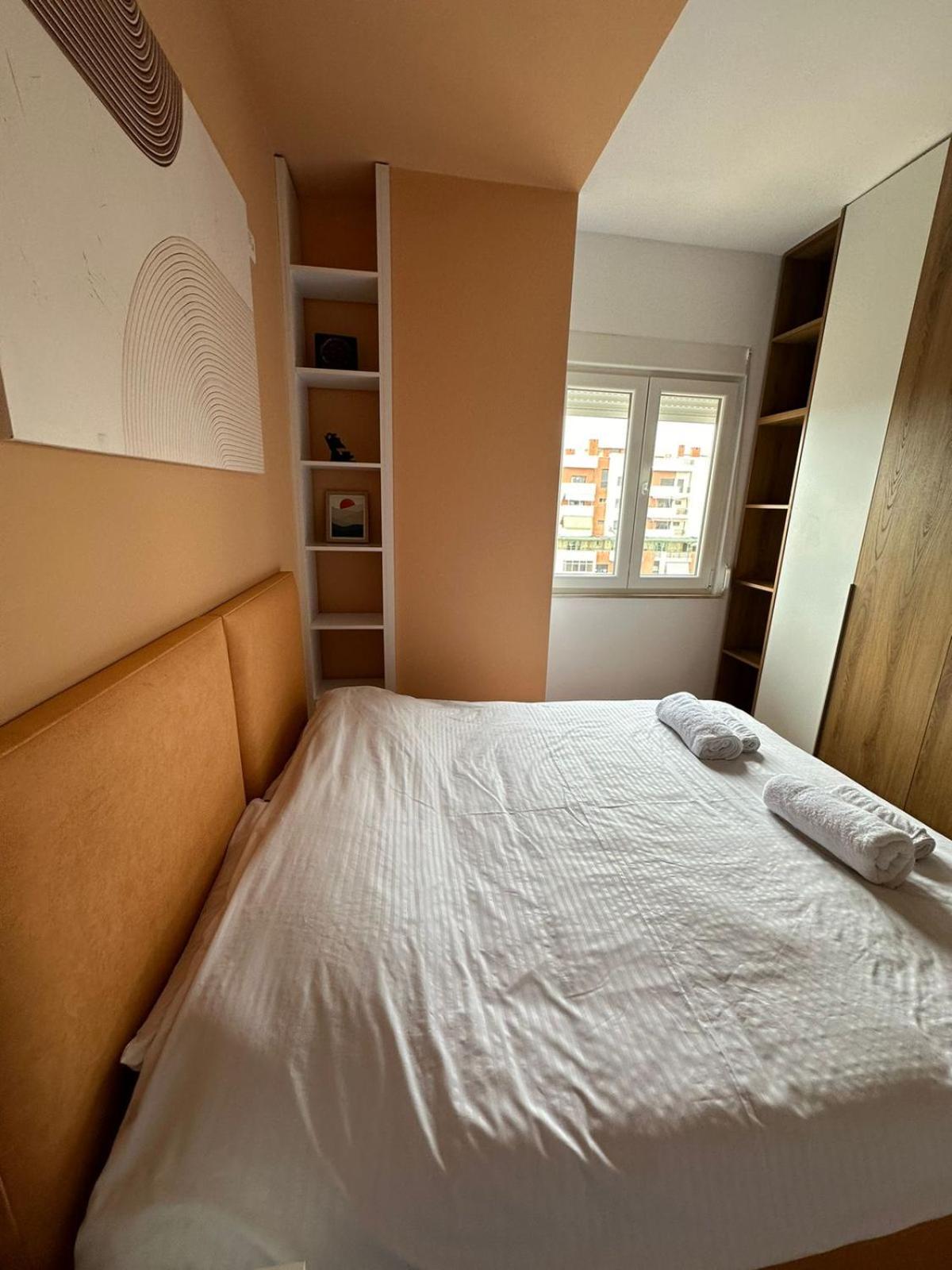 Urban Charm Apt With Jacuzzi