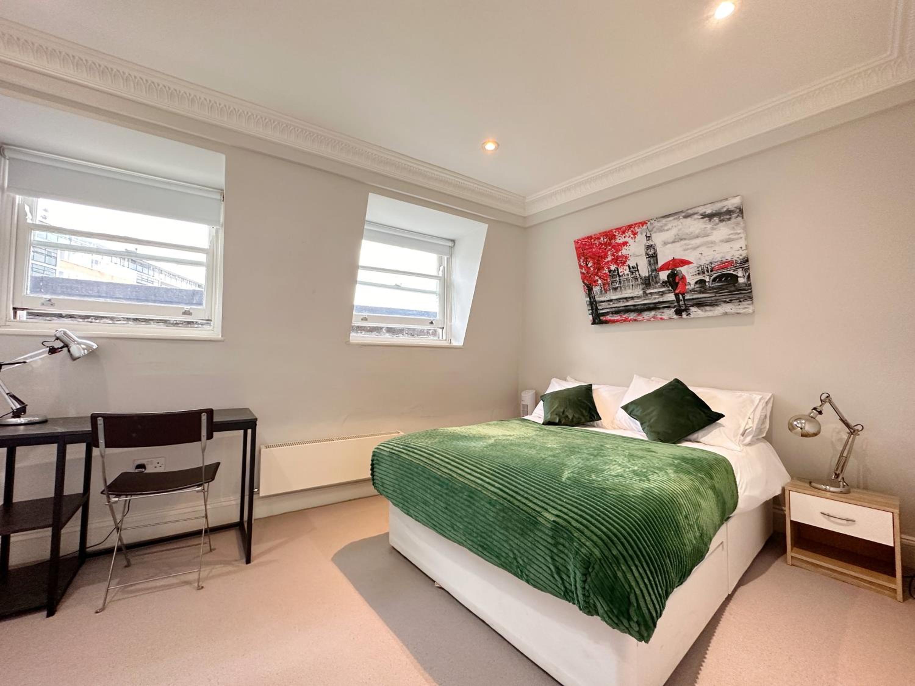 Spacious and cosy 3BRs 5F House in Heart of London