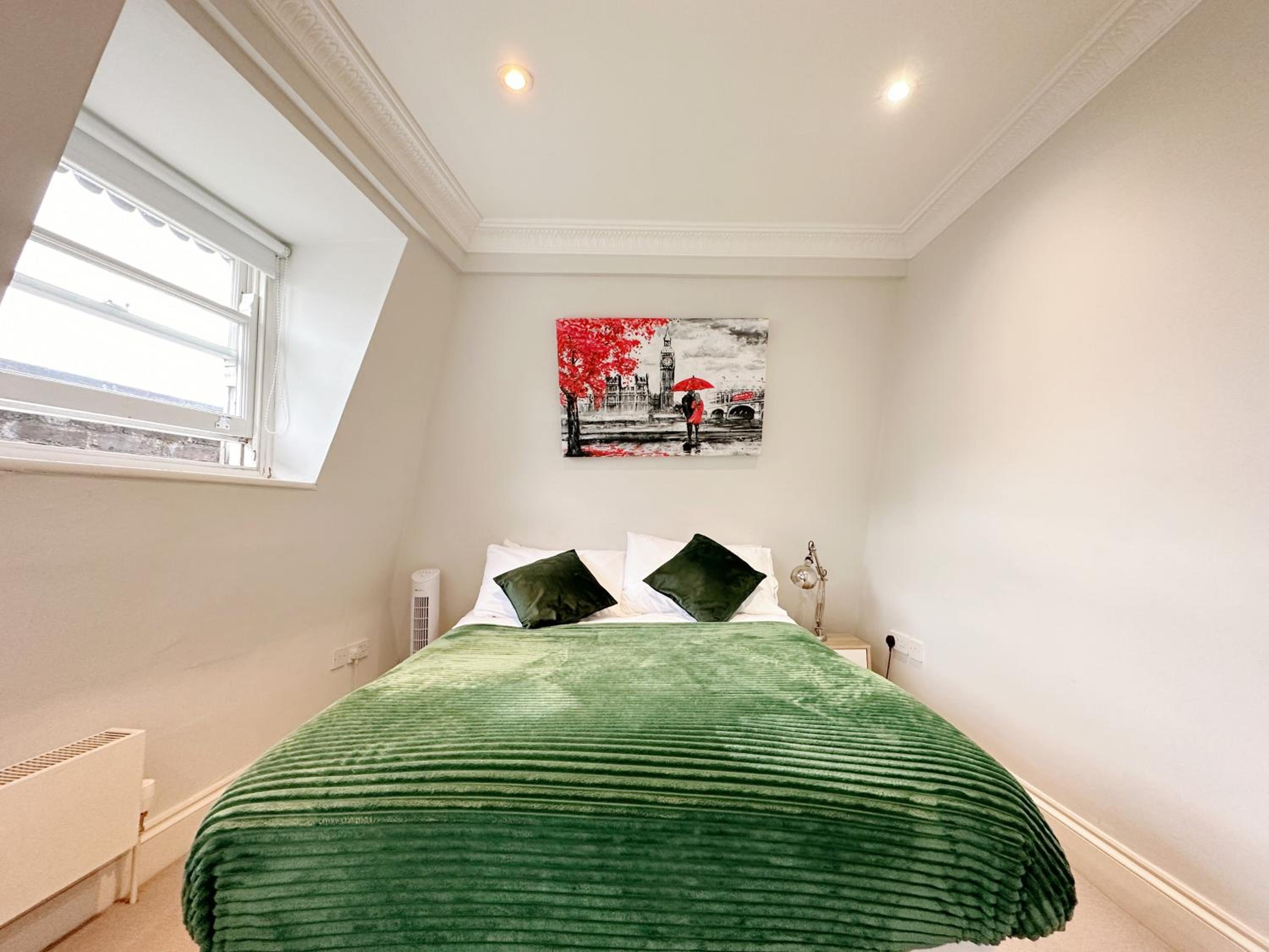 Spacious and cosy 3BRs 5F House in Heart of London
