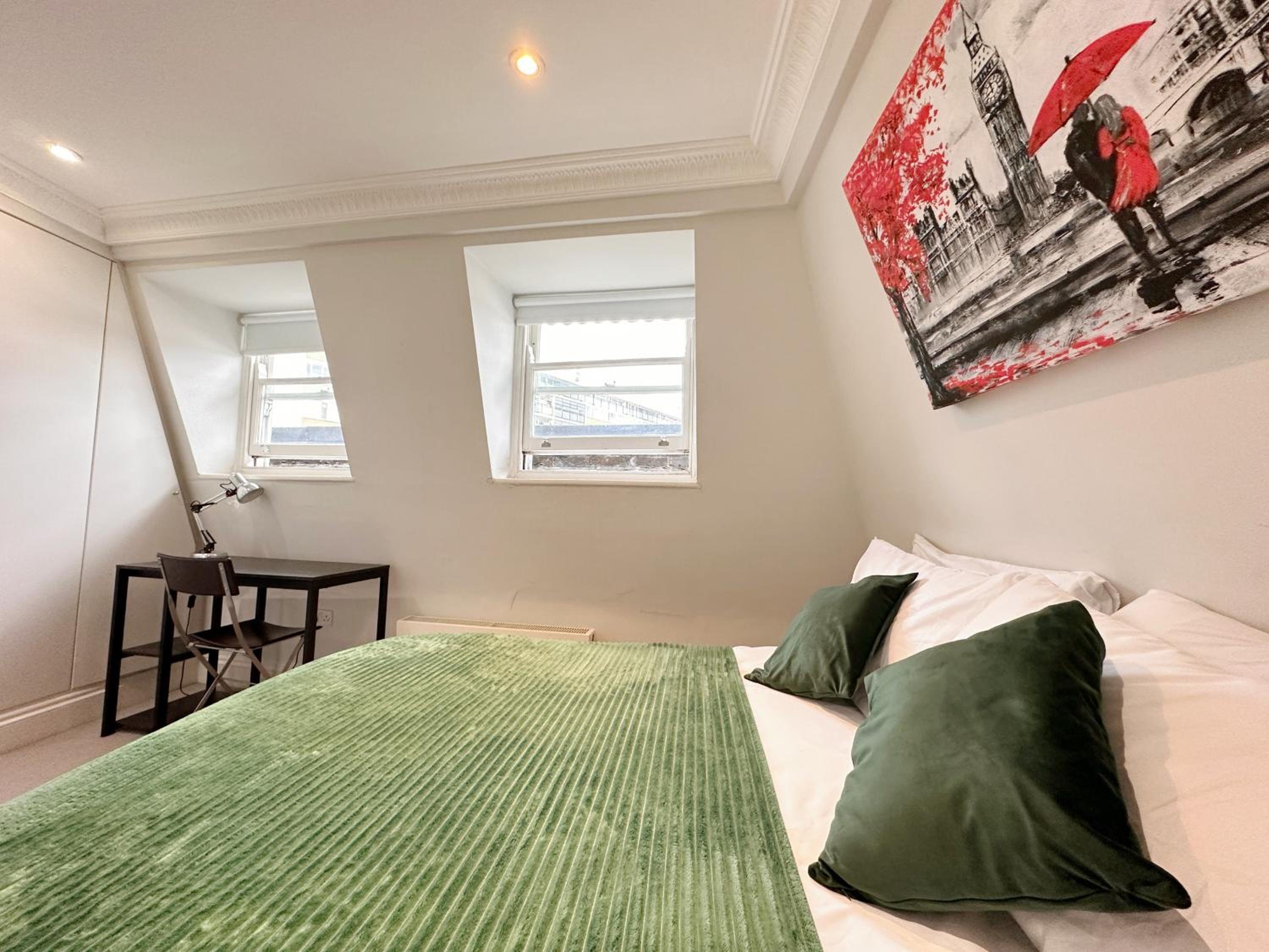 Spacious and cosy 3BRs 5F House in Heart of London