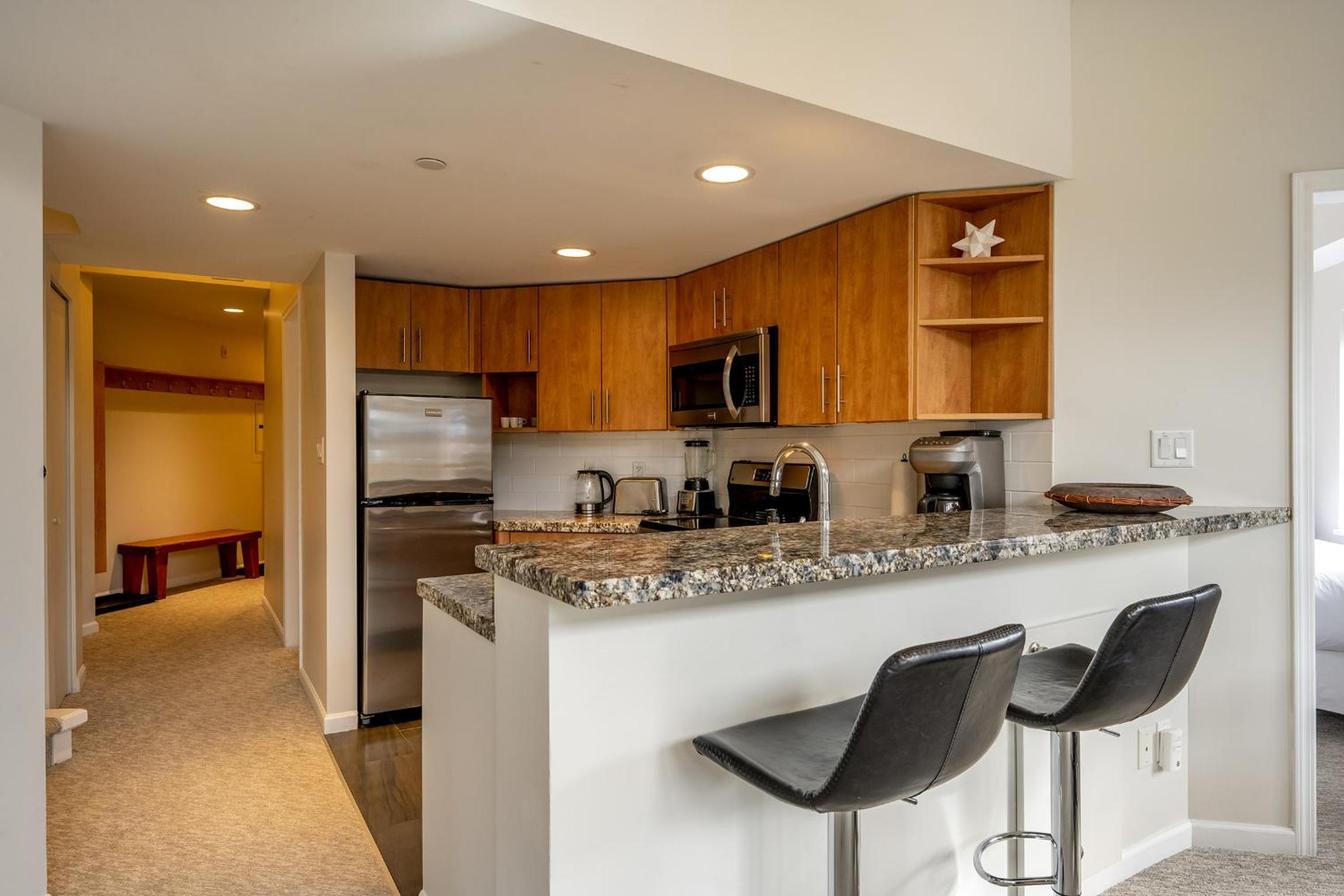 Deluxe 3 Bedroom In The Village With Exceptional Views Of Whistler And Blackcomb