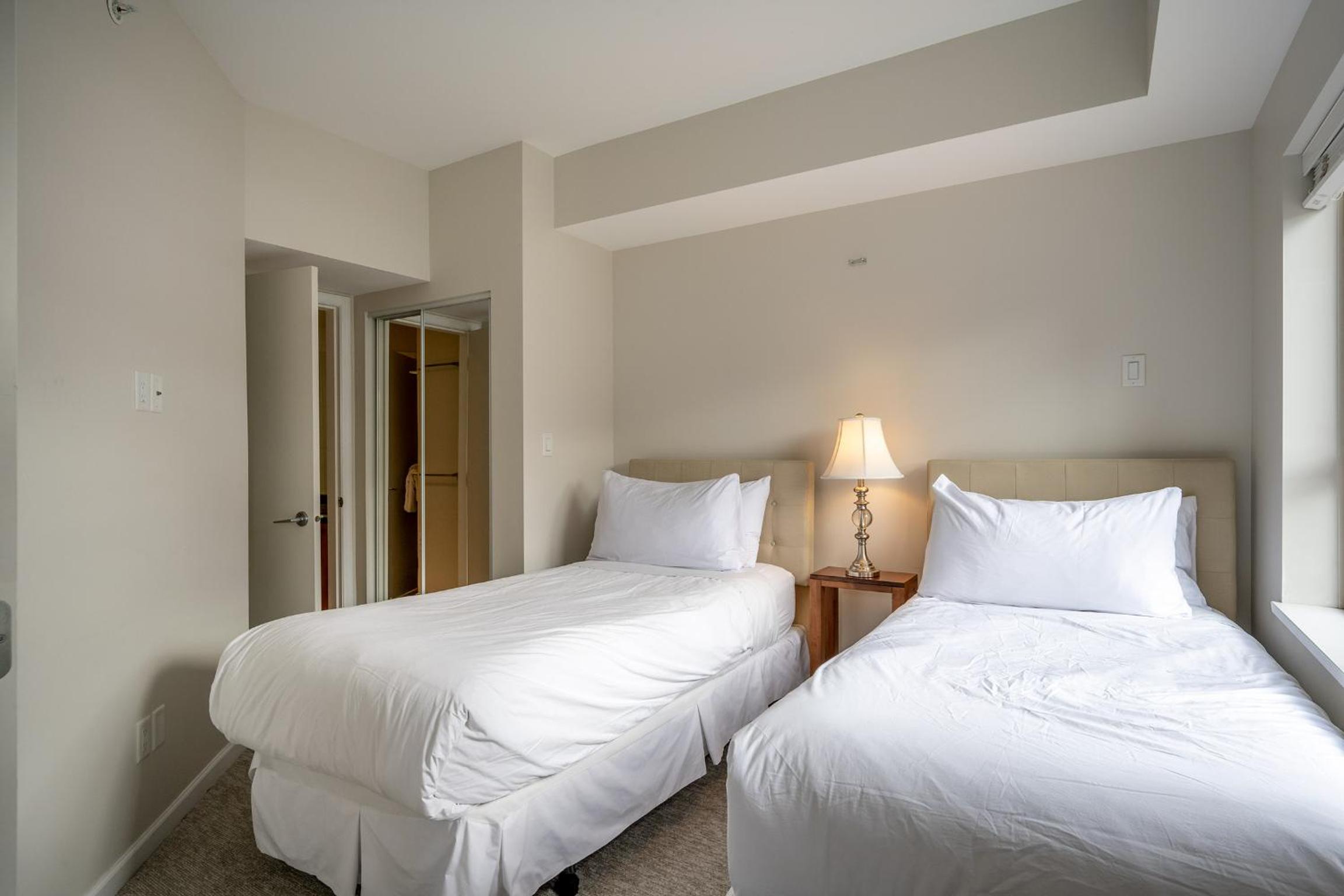 Deluxe 3 Bedroom In The Village With Exceptional Views Of Whistler And Blackcomb
