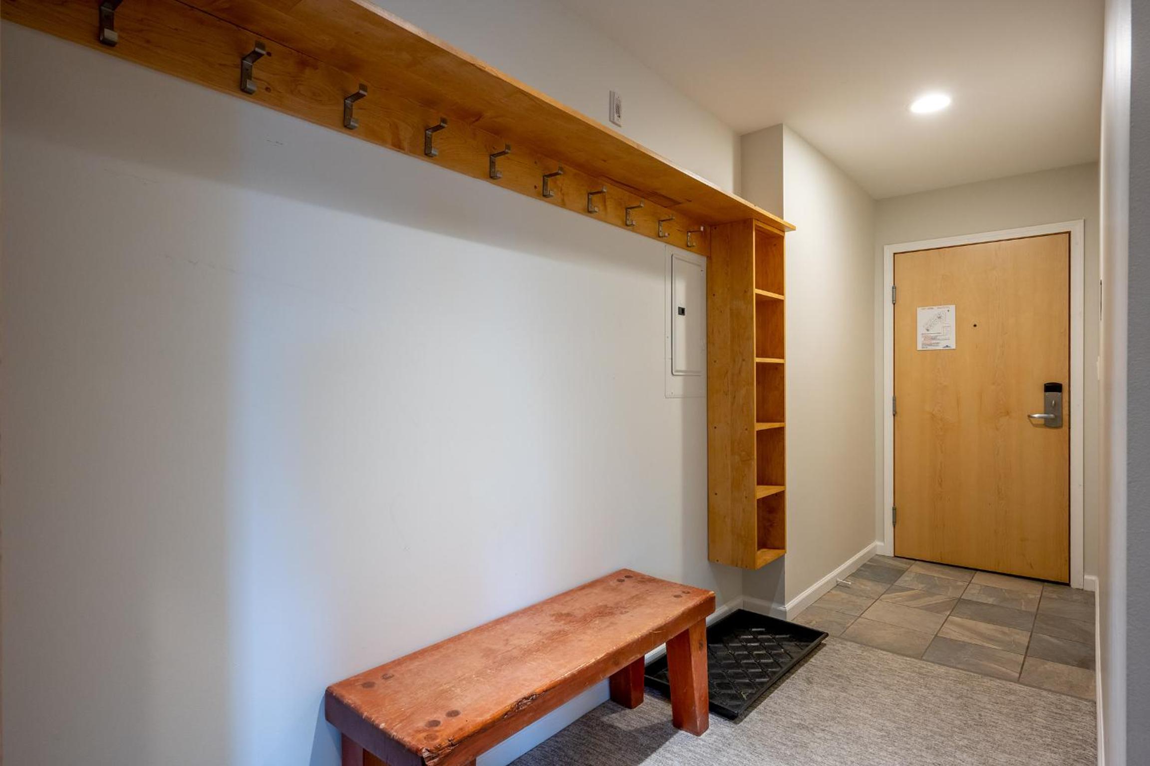 Deluxe 3 Bedroom In The Village With Exceptional Views Of Whistler And Blackcomb